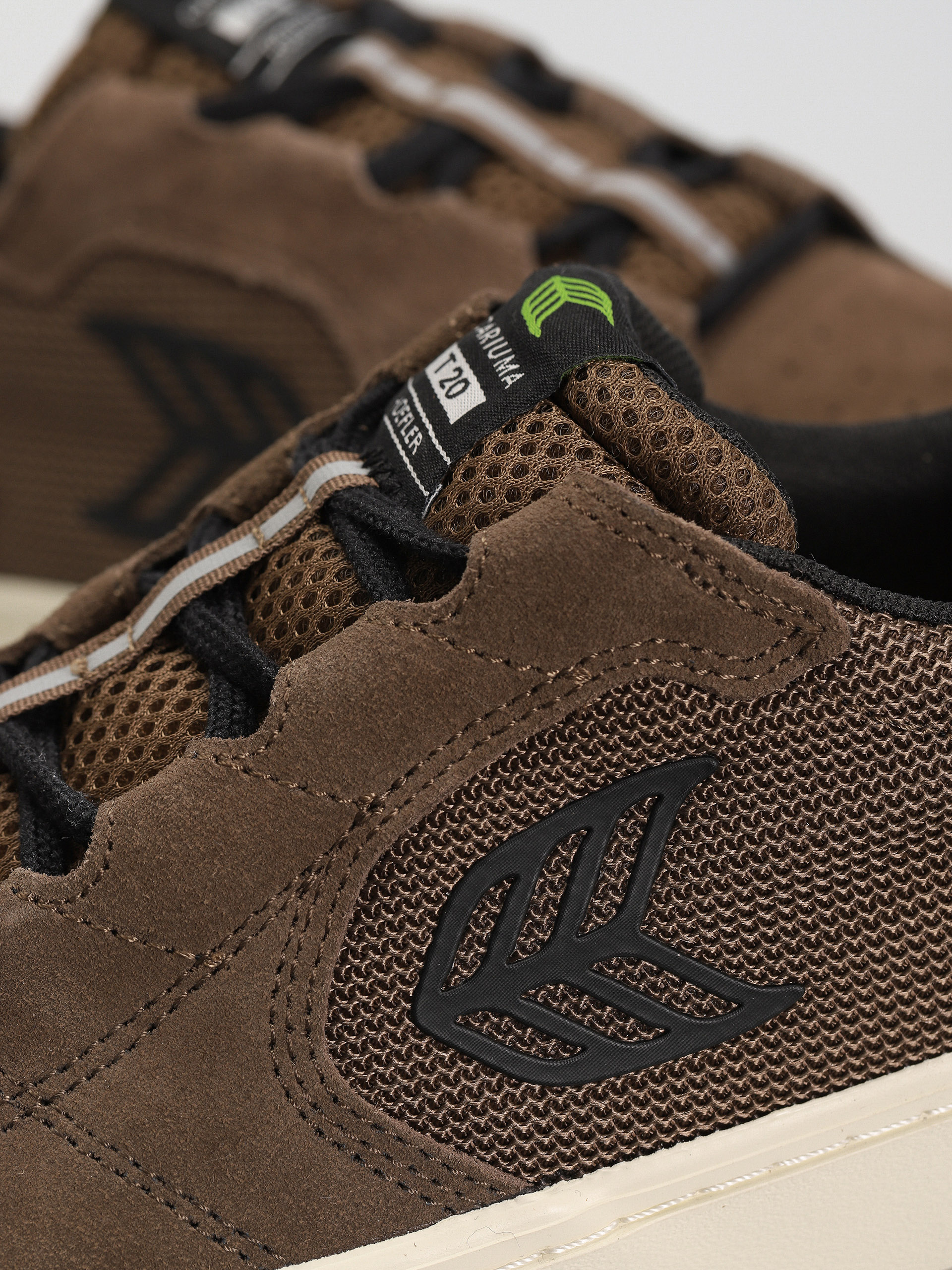 Buty Cariuma T20 Pro (dark khaki/black)