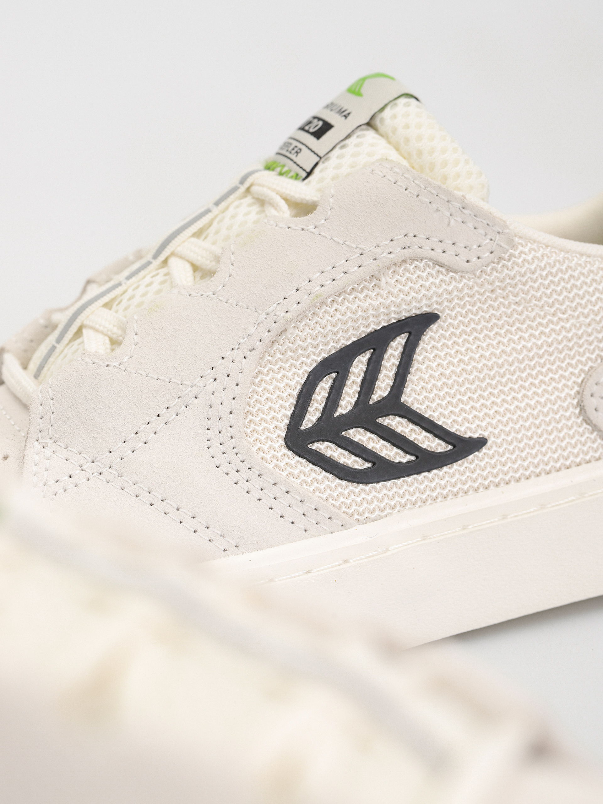 Buty Cariuma T20 Pro (off white vintage/black)