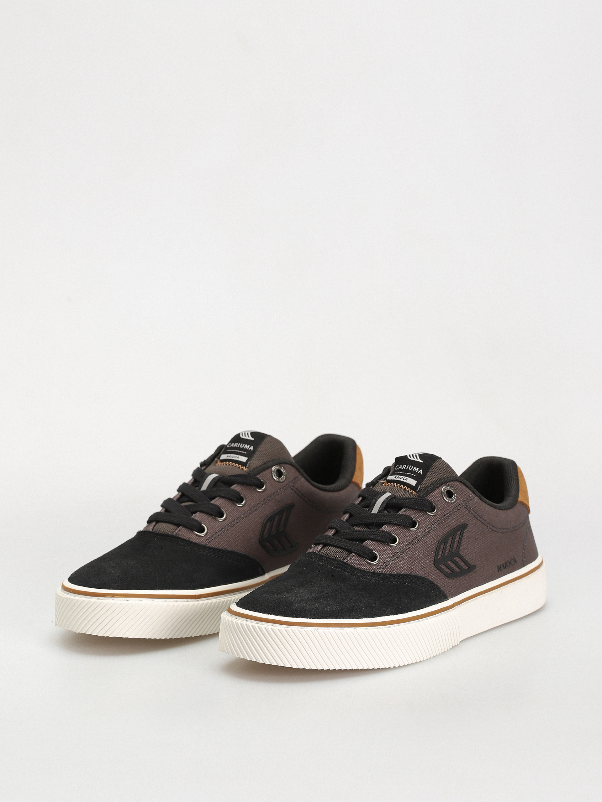 Buty Cariuma Naioca Pro (jet black/dark grey)