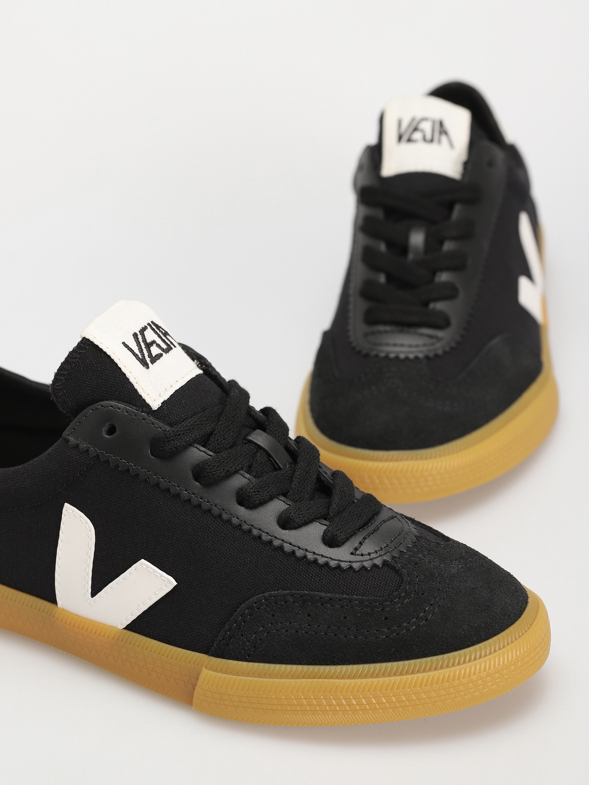 Buty Veja Volley Wmn (black white natural)