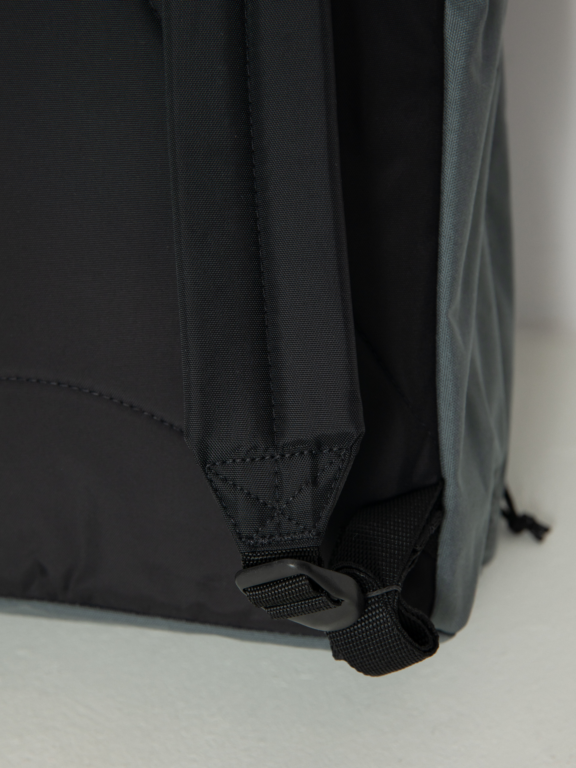 Plecak Eastpak Out Of Office (stormy grey)