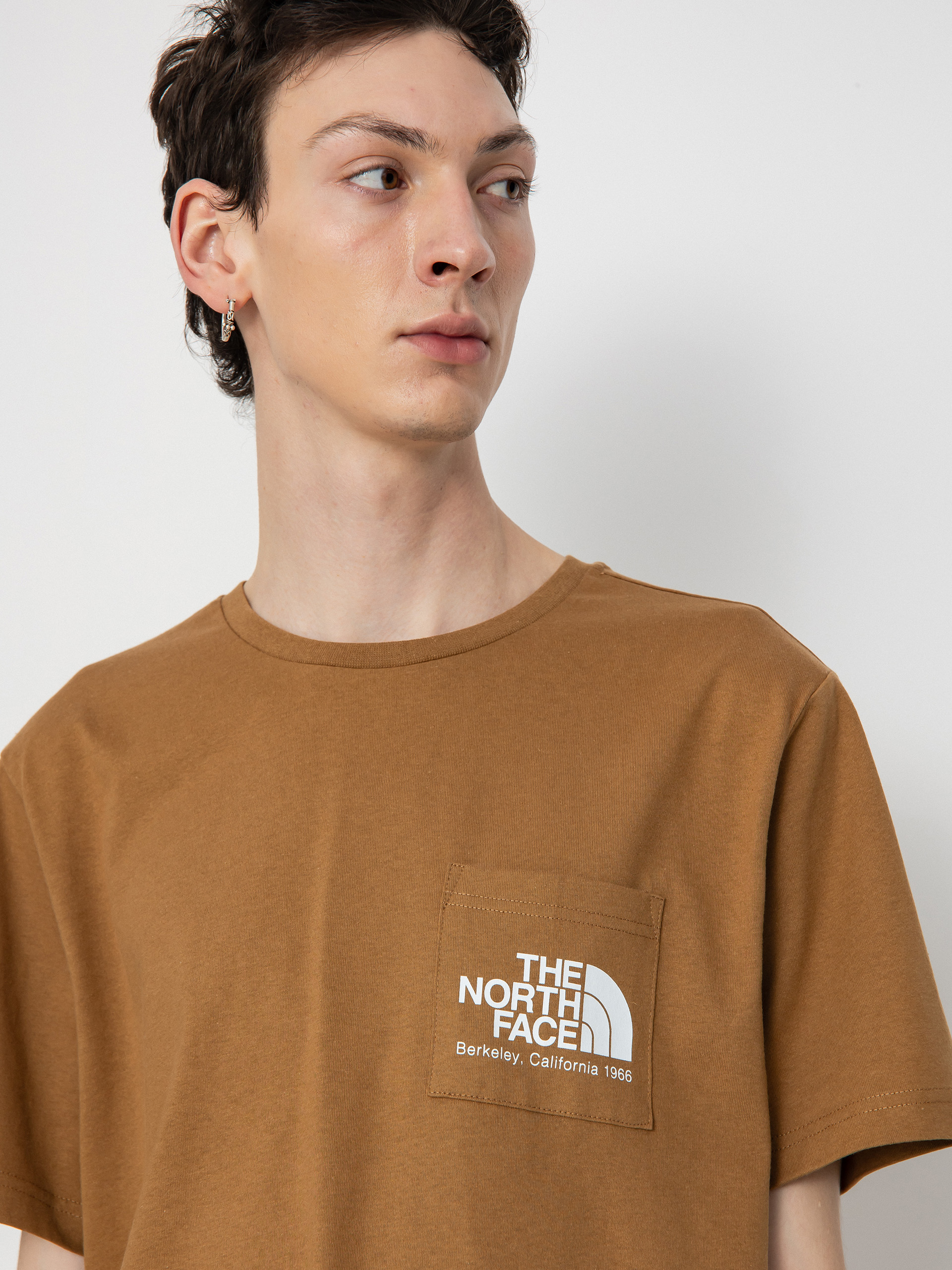 T-shirt The North Face Berkeley California Pocket (utility brown)