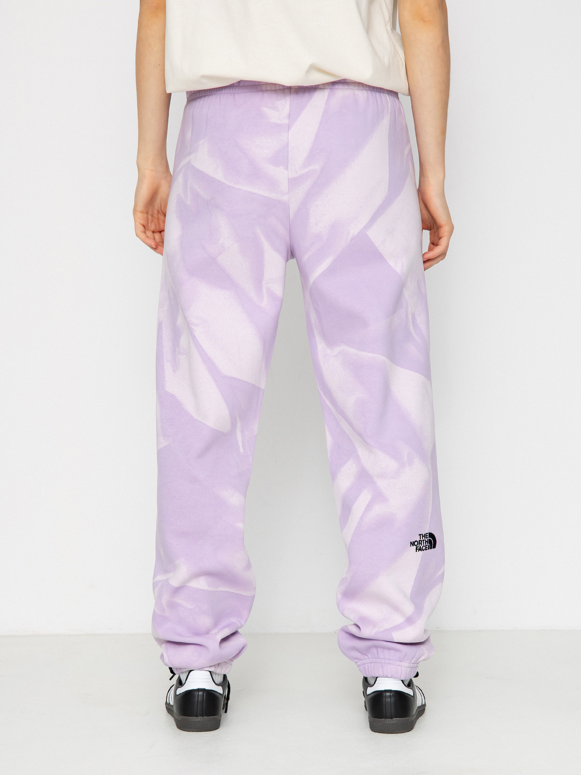 Spodnie The North Face Essential Jogger Print Wmn (icy lilac garment fold)