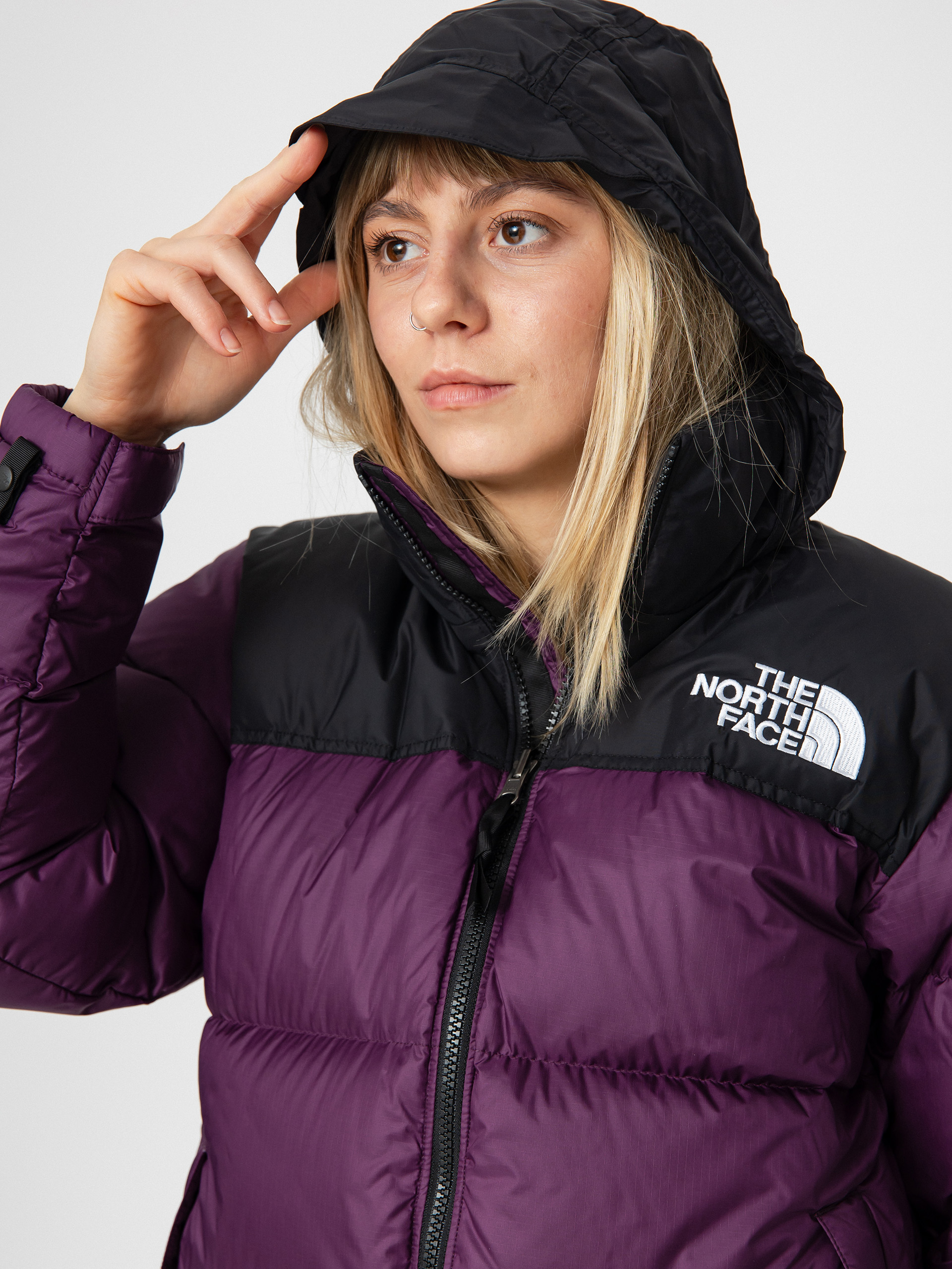 Kurtka The North Face 1996 Retro Nuptse Wmn (black currant purple)