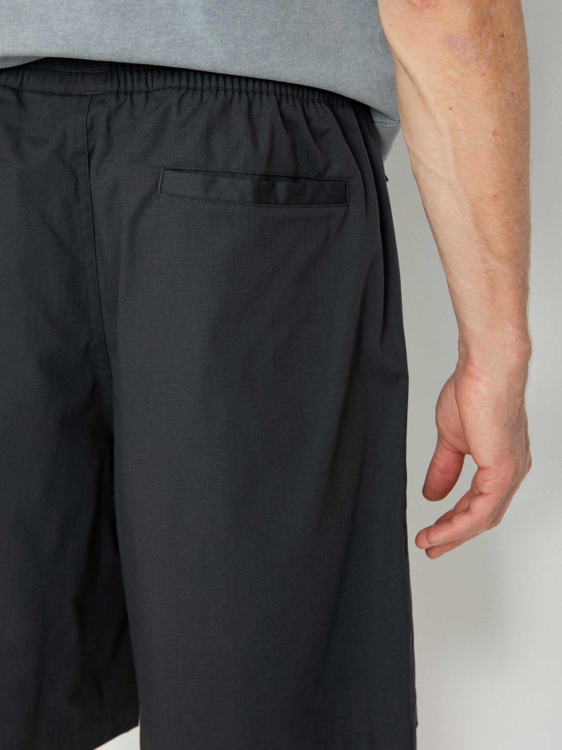 Szorty adidas Skate (carbon/ivory)