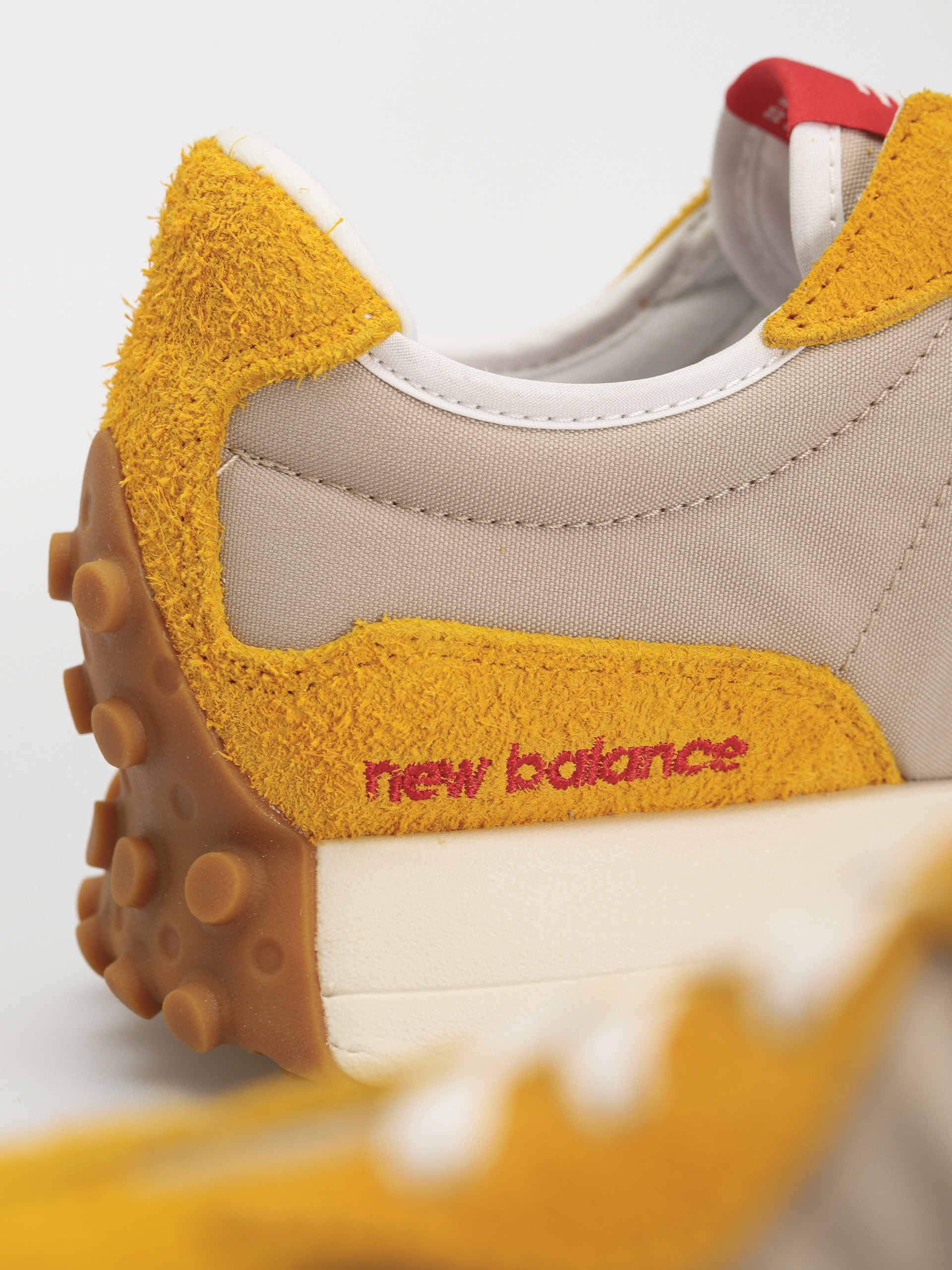 Buty New Balance 327 (varsity gold)