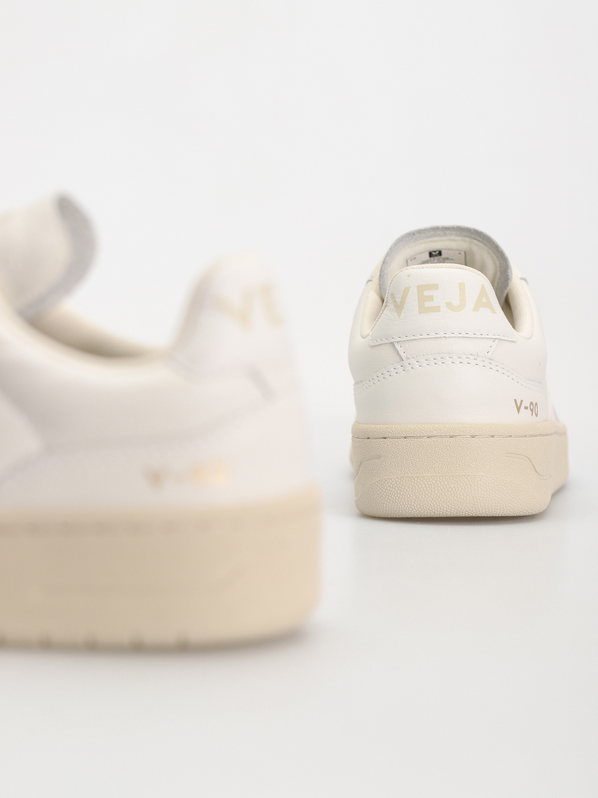 Buty Veja V-90 Wmn (extra white)