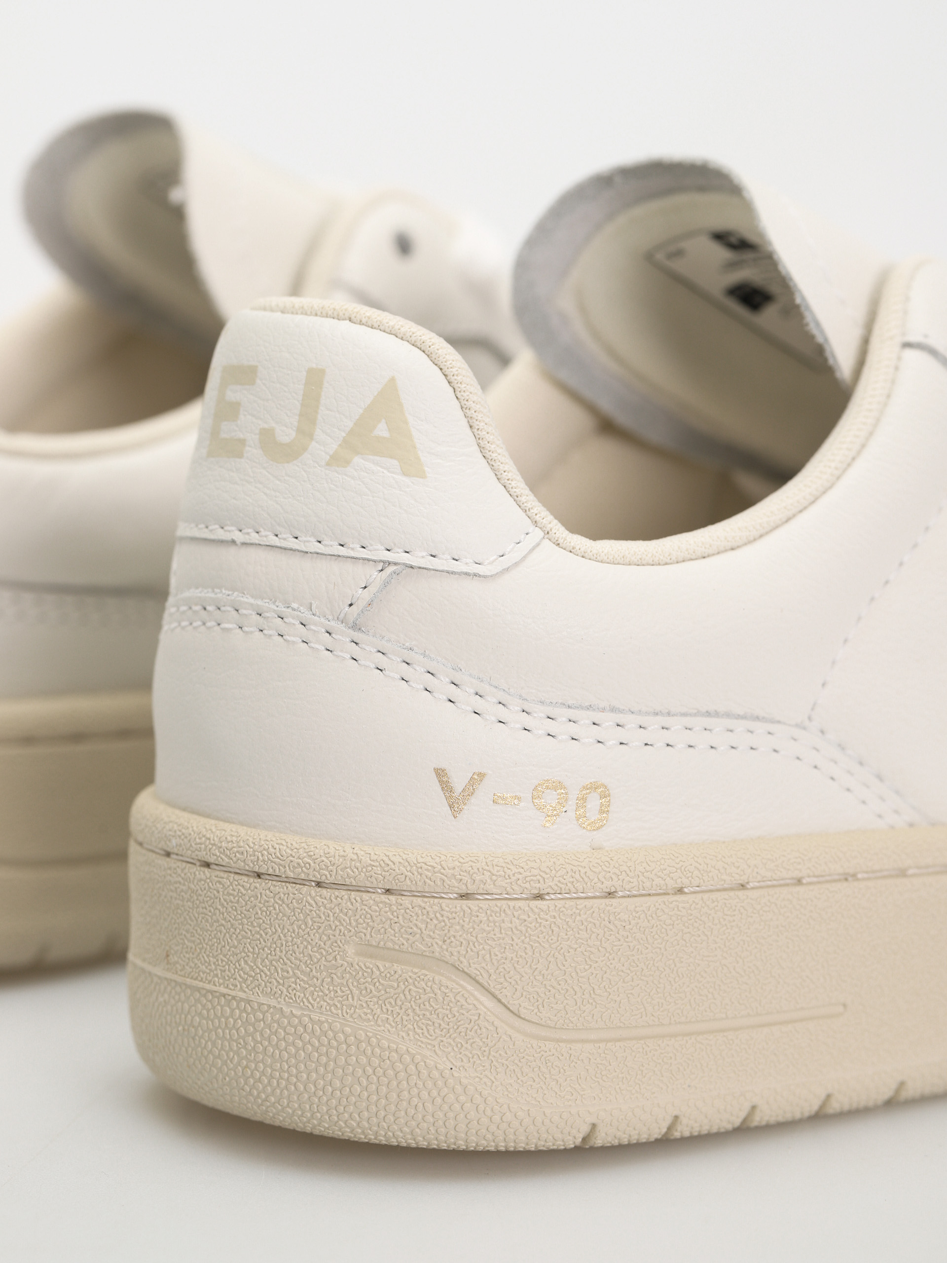 Buty Veja V-90 Wmn (extra white)