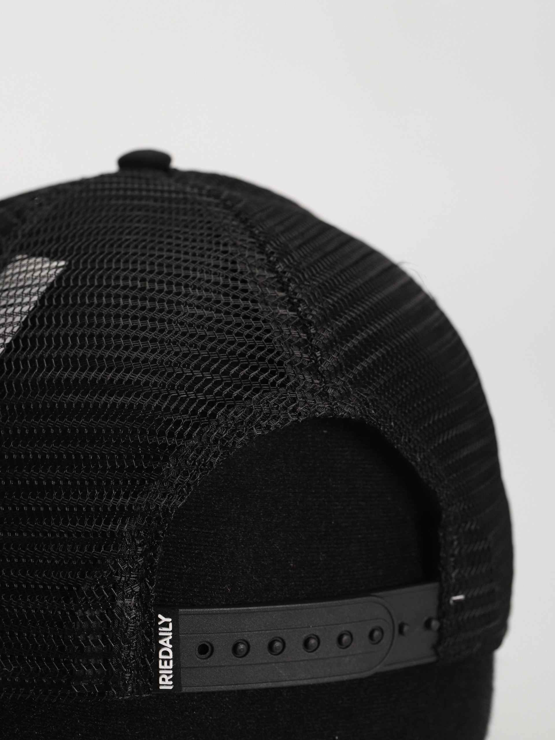 Czapka z daszkiem Iriedaily Good Vibes Meshcap (black)