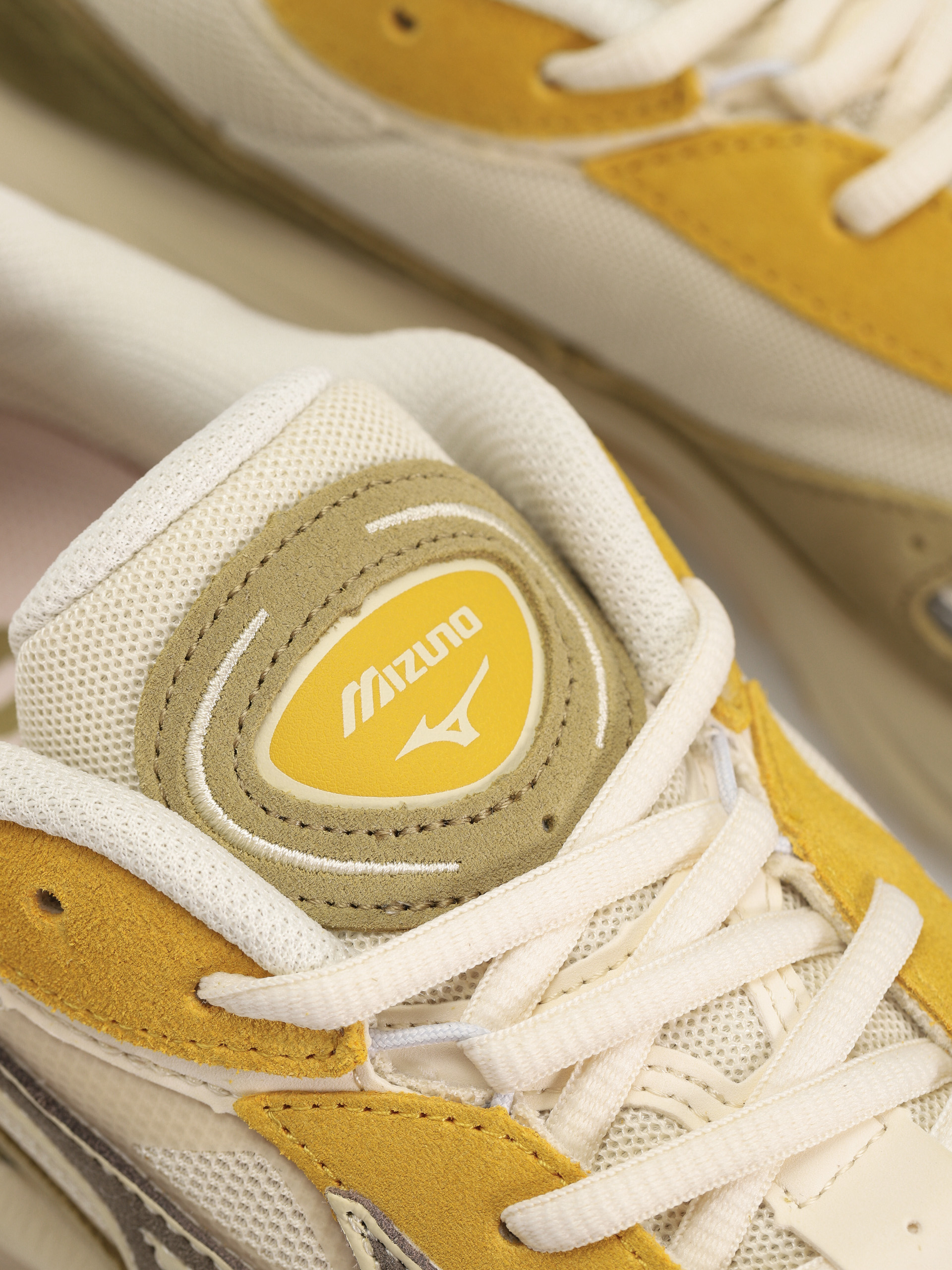 Buty Mizuno Wave Rider Beta (cedar/major brown/cloud cream)