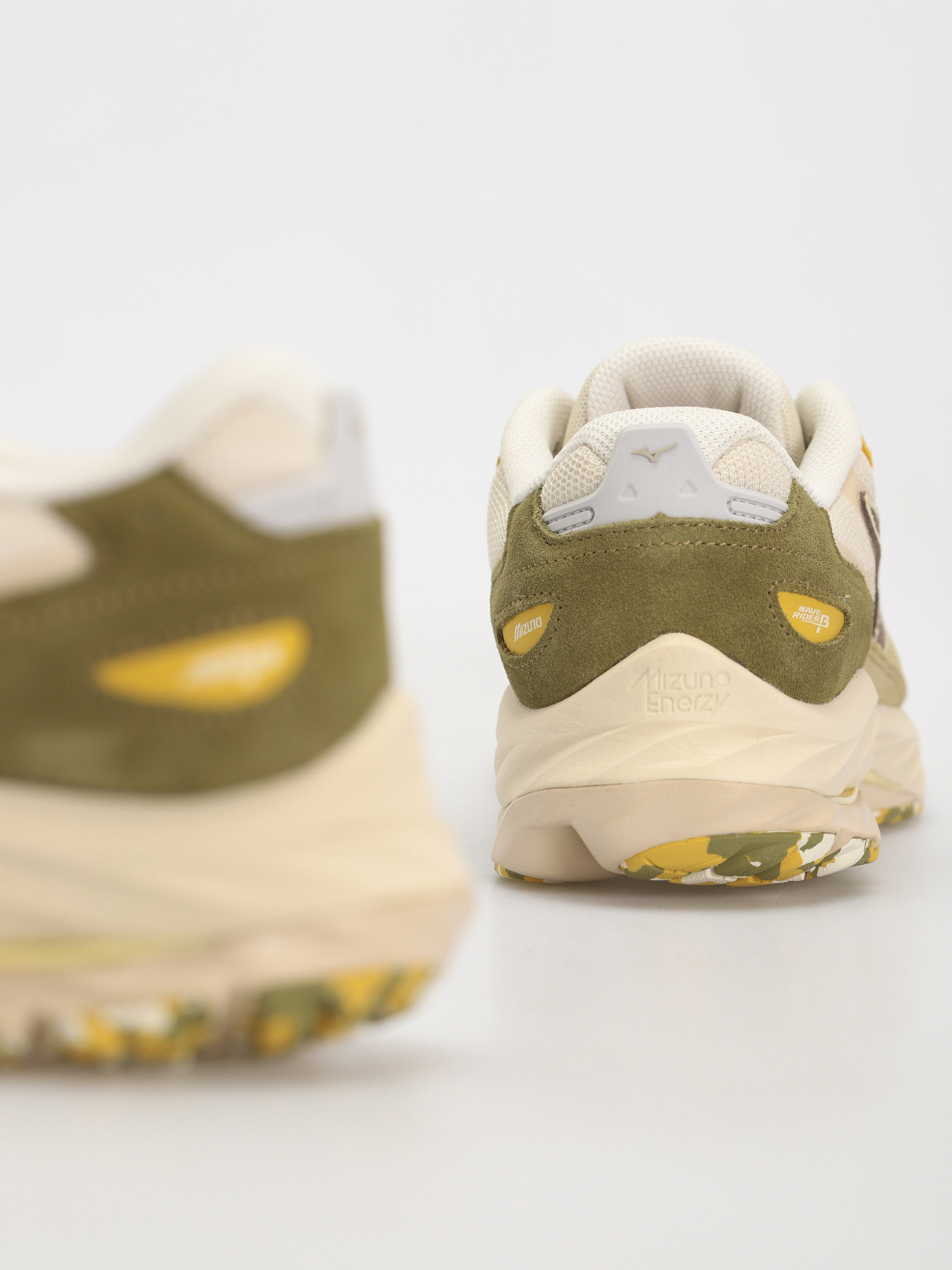 Buty Mizuno Wave Rider Beta (cedar/major brown/cloud cream)