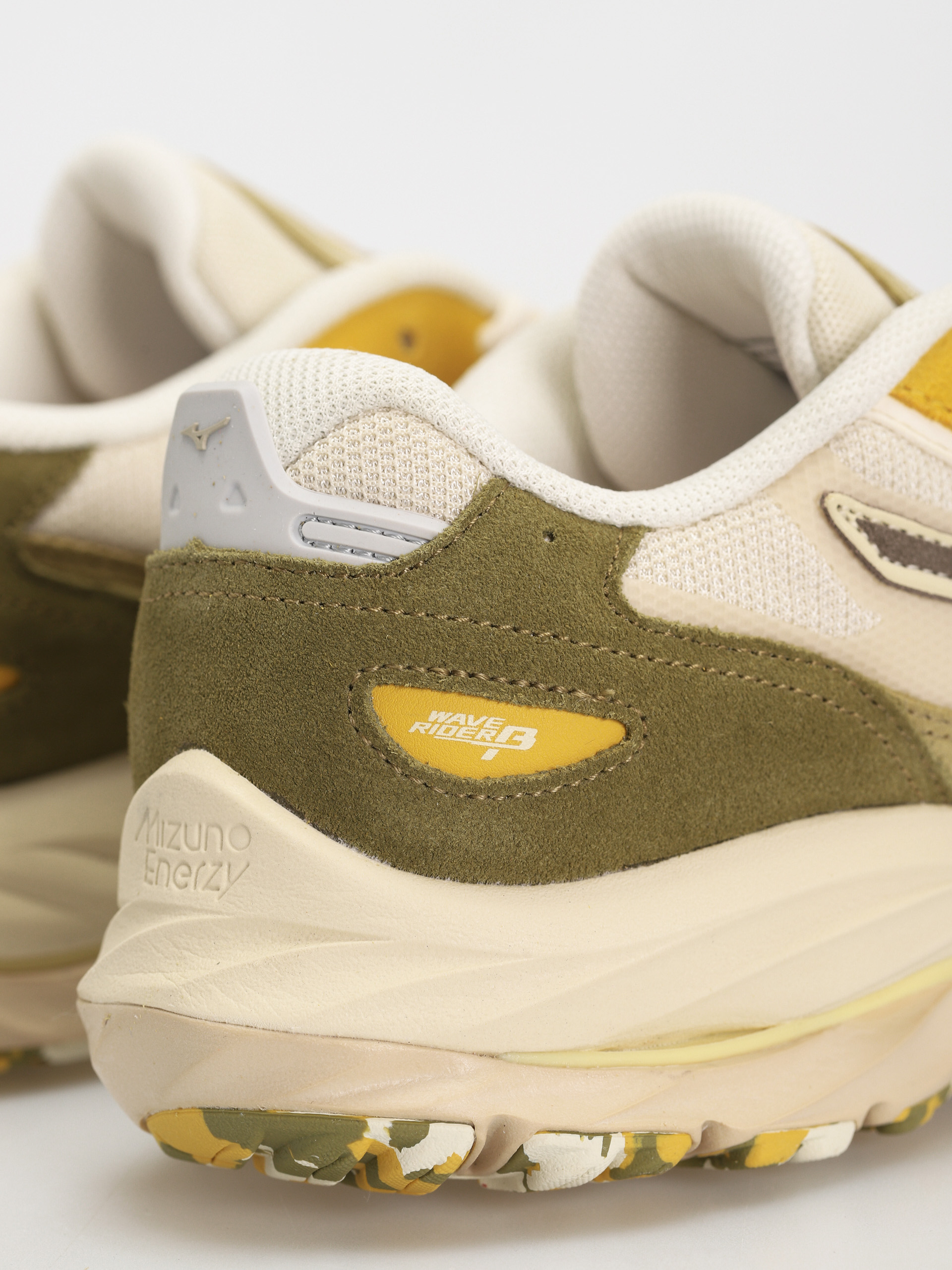 Buty Mizuno Wave Rider Beta (cedar/major brown/cloud cream)