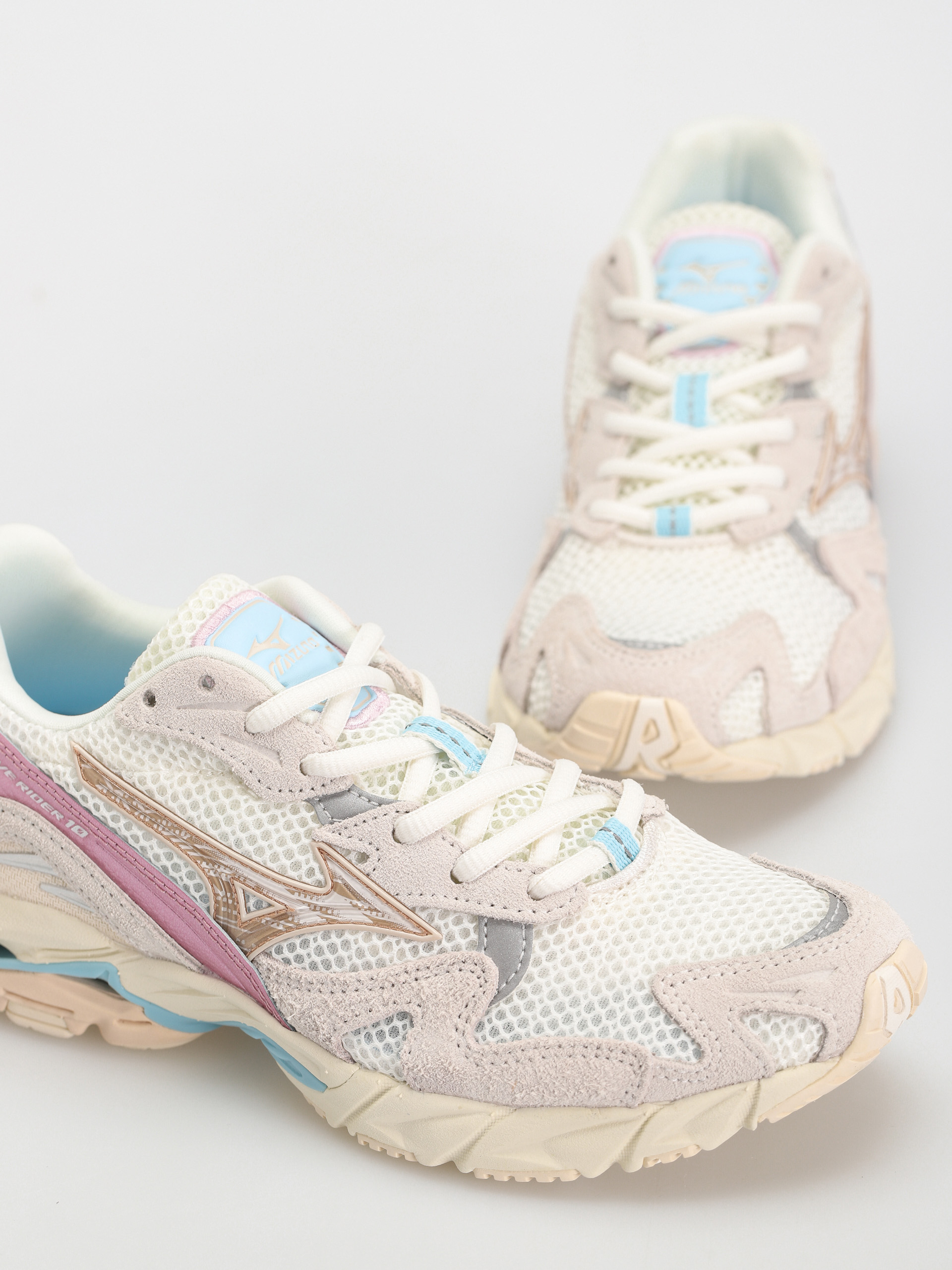 Buty Mizuno Wave Rider 10 Kosei (white sand/shifting sand/snow white)