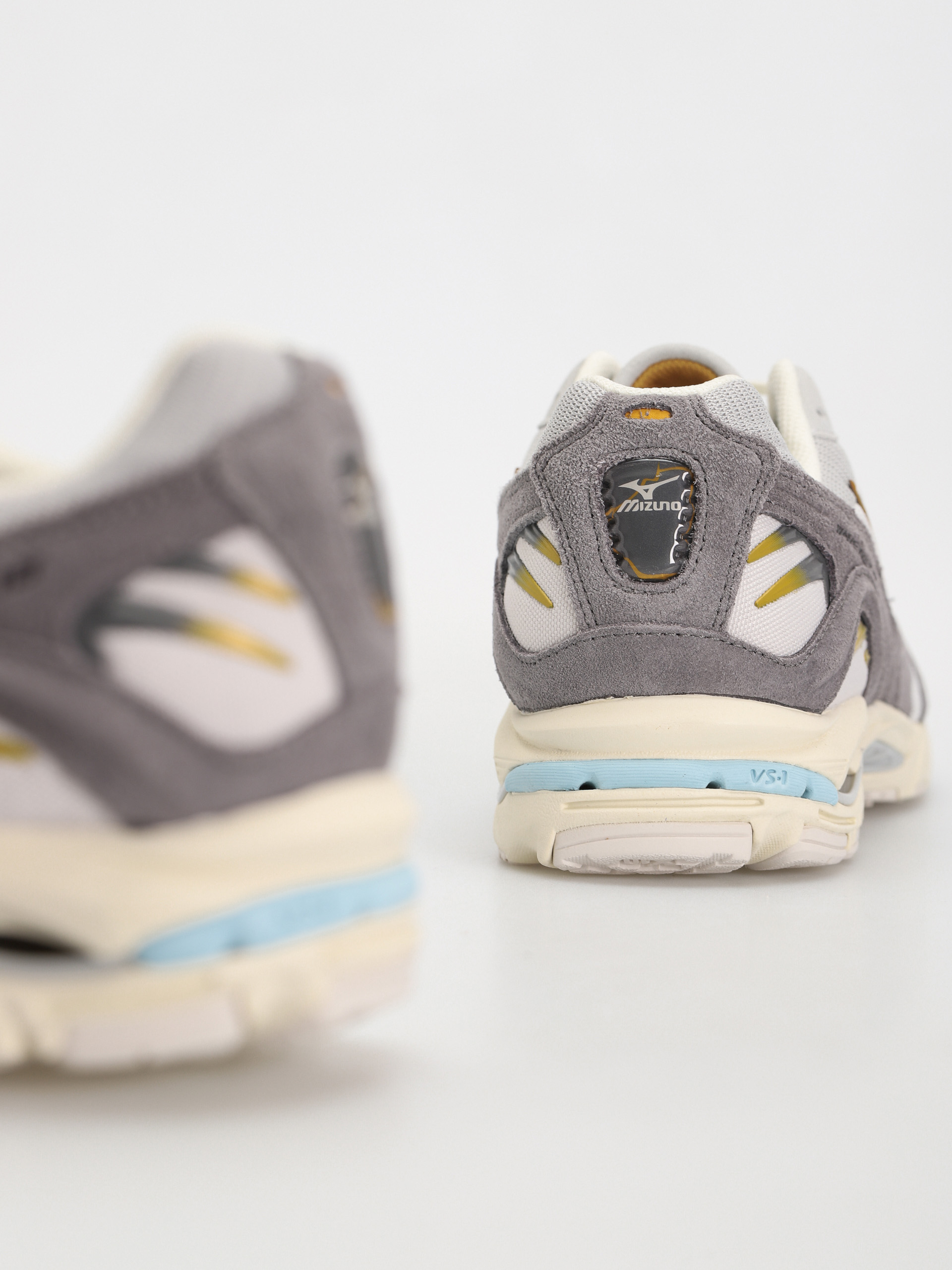 Buty Mizuno Wave Rider 10 (nimbus cloud/black oyster/quiet shade)