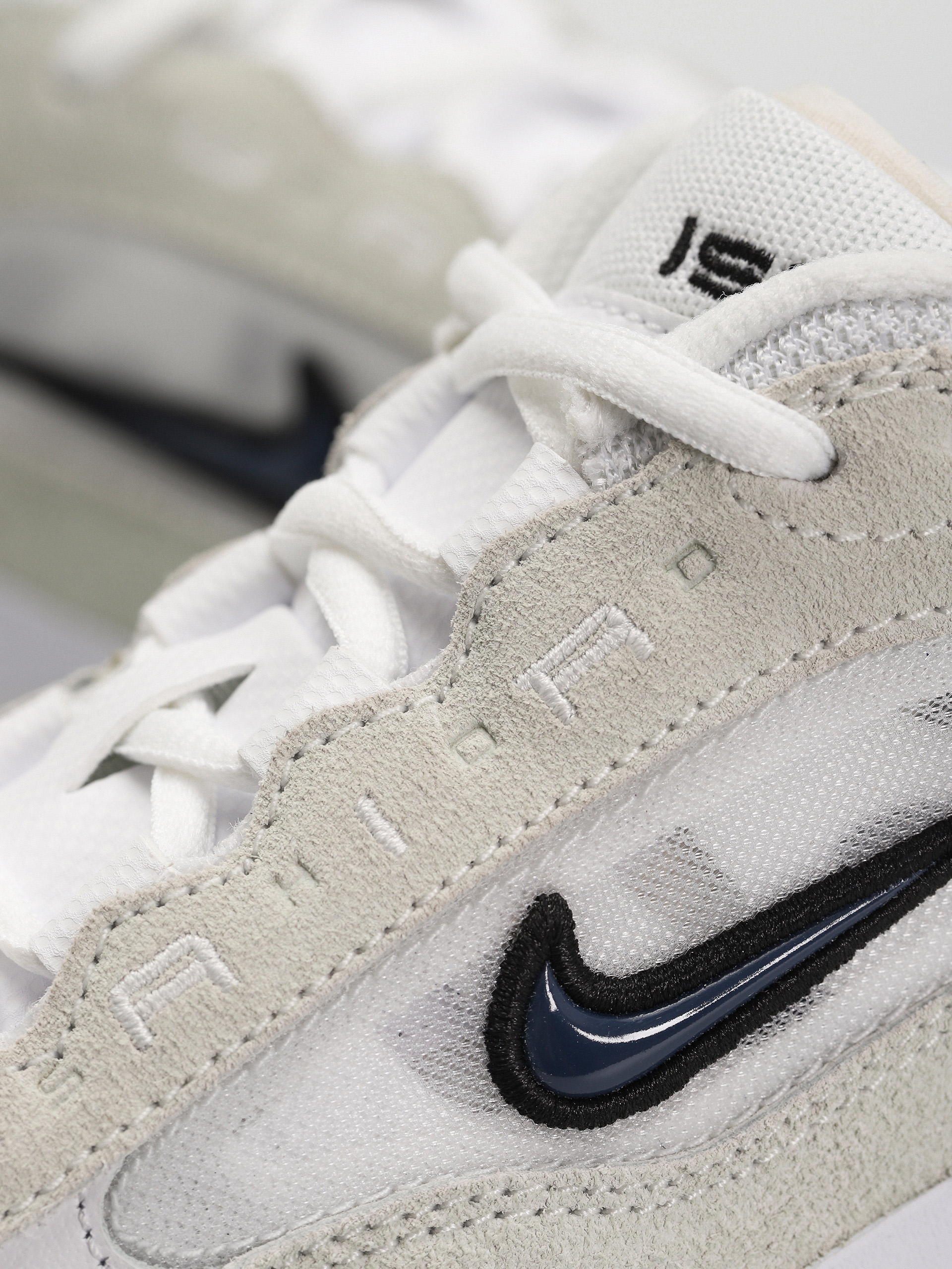 Buty Nike SB Ishod 2 (white/navy summit white black)