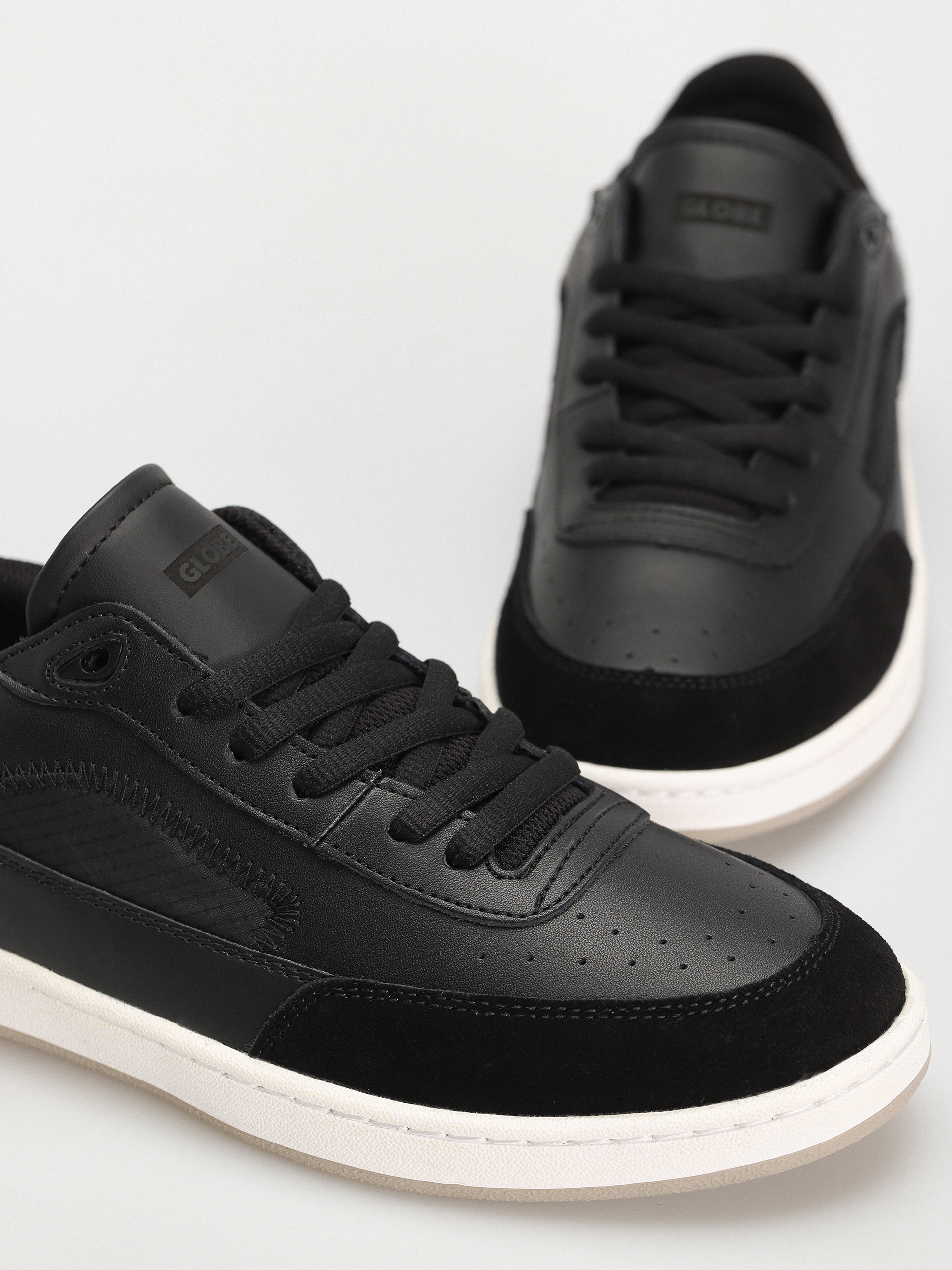 Buty Globe Holand (black/off white)