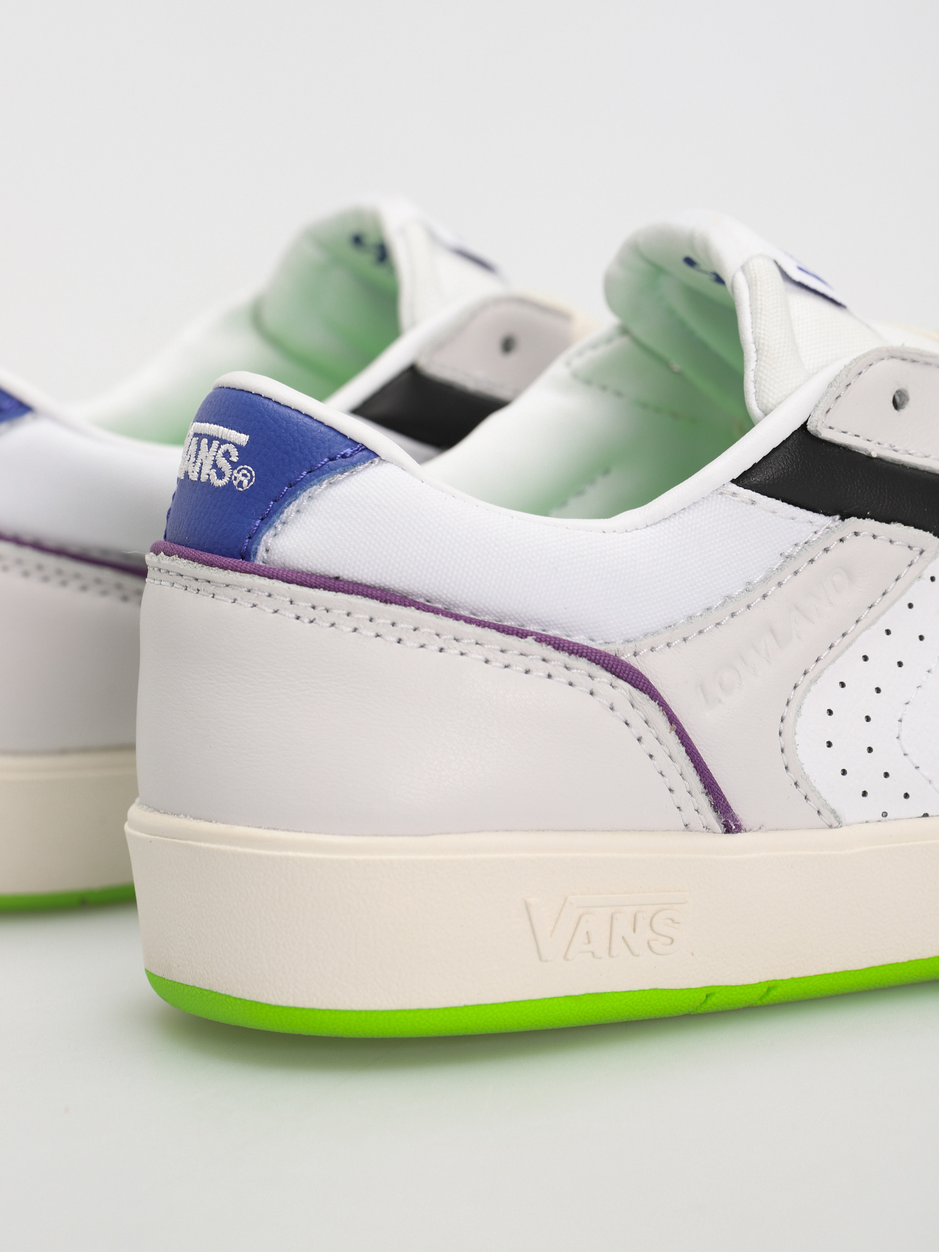 Buty Vans Lowland Cc Jmp R (multi sport true white/multi)