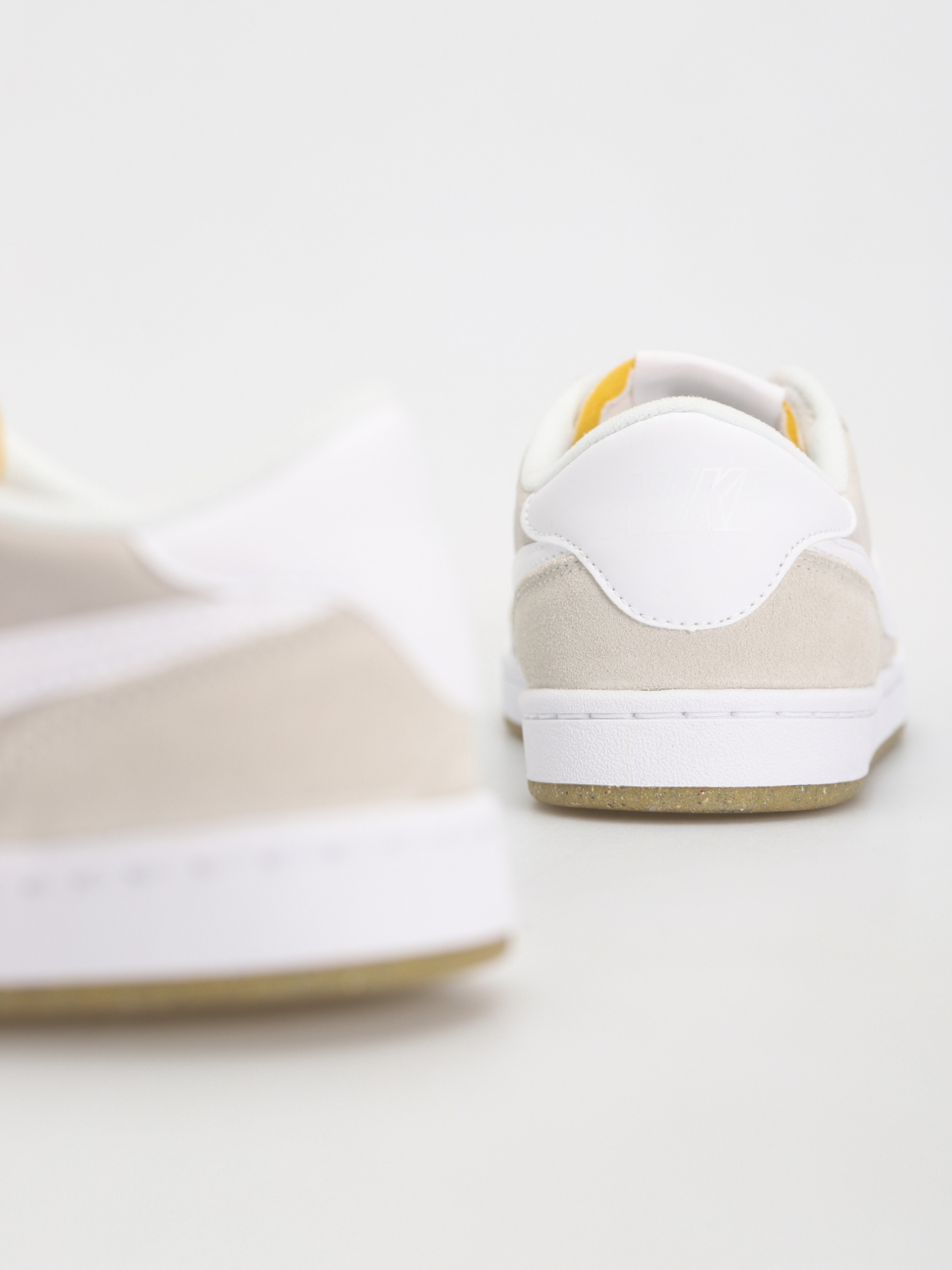 Buty Nike SB Sb Fc Classic (summit white/summit white white)