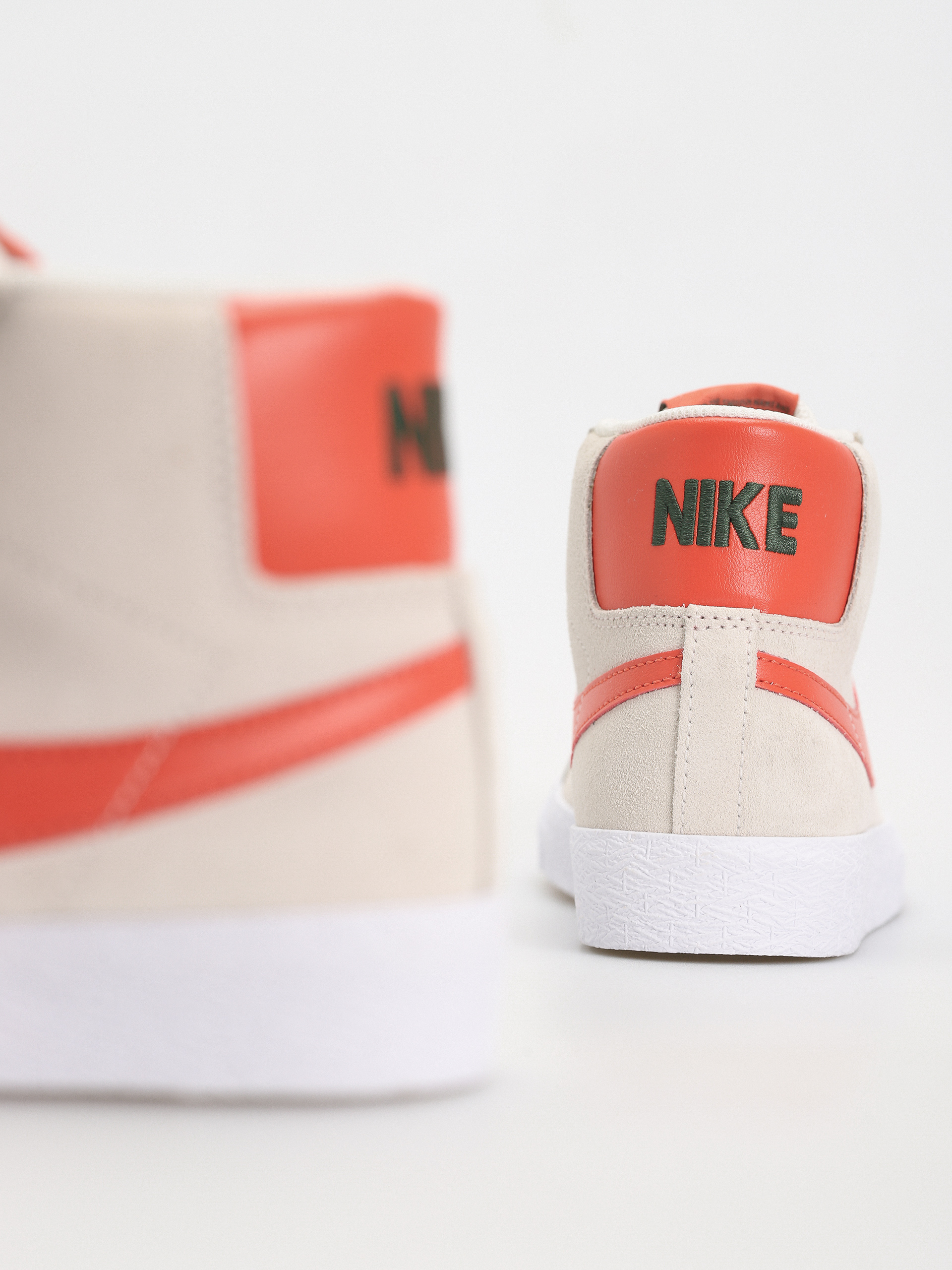 Buty Nike SB Zoom Blazer Mid (phantom/cosmic clay white fir)