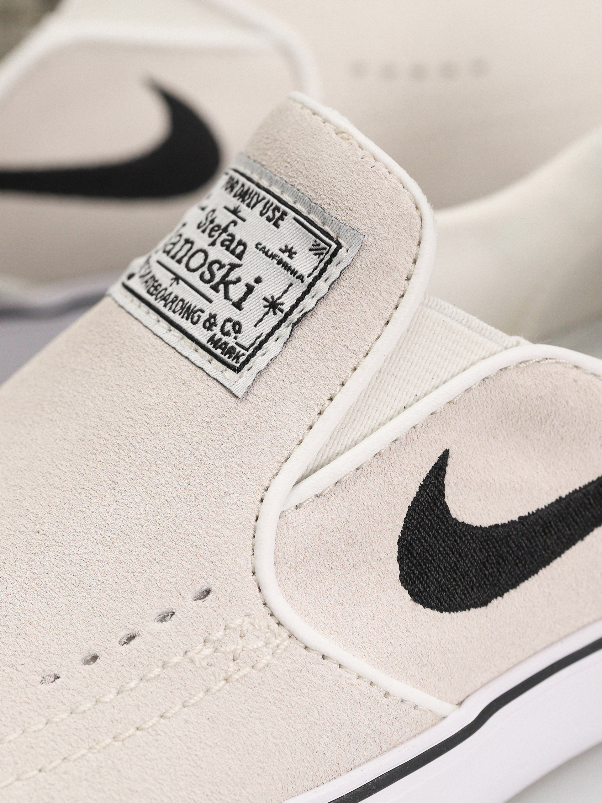 Buty Nike SB Janoski+ Slip (summit white/black summit white white)