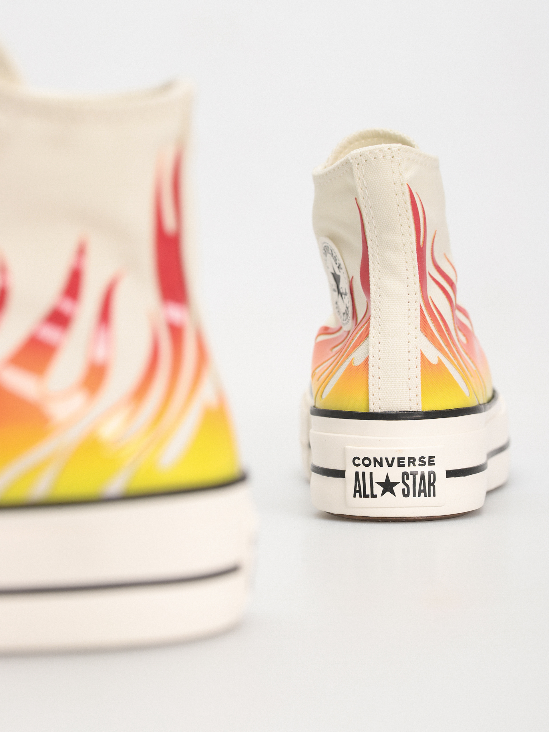 Trampki Converse Chuck Taylor All Star Lift Hi Wmn (flames/off white)