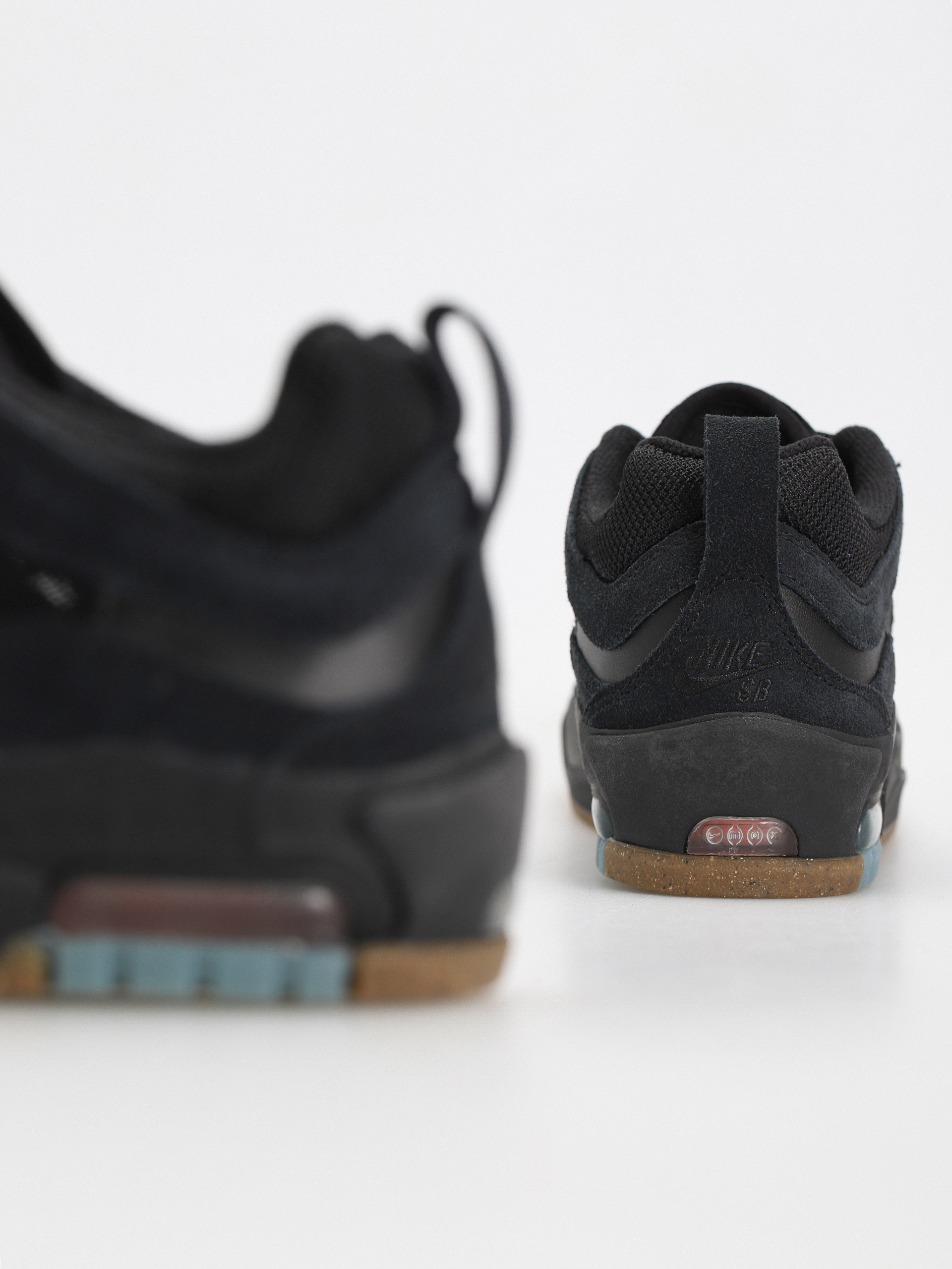 Buty Nike SB Air Max Ishod (black/black anthracite black)