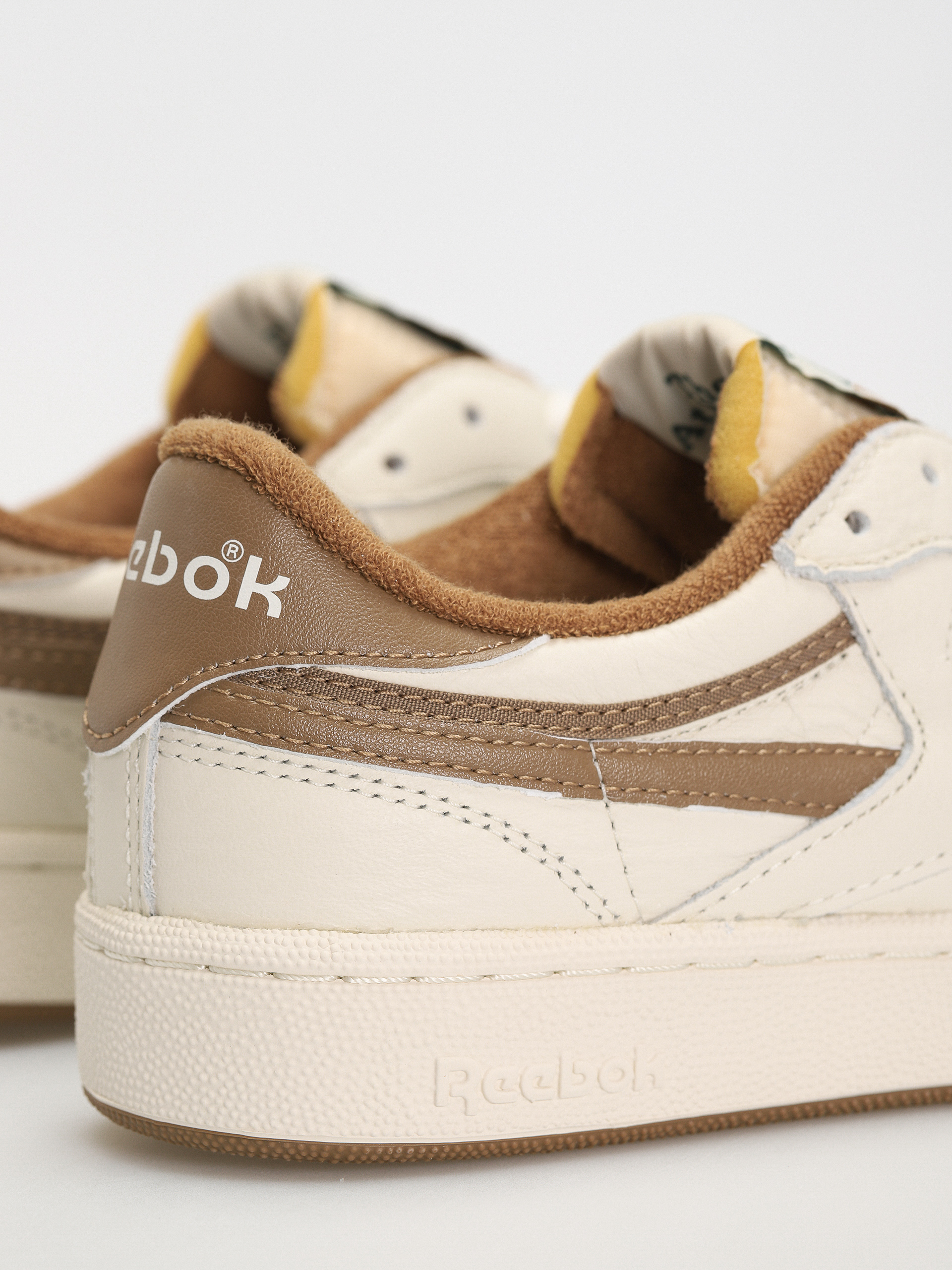 Buty Reebok Club C Revenge Vintage (vintagechalk/trekbrown/darkgrn)