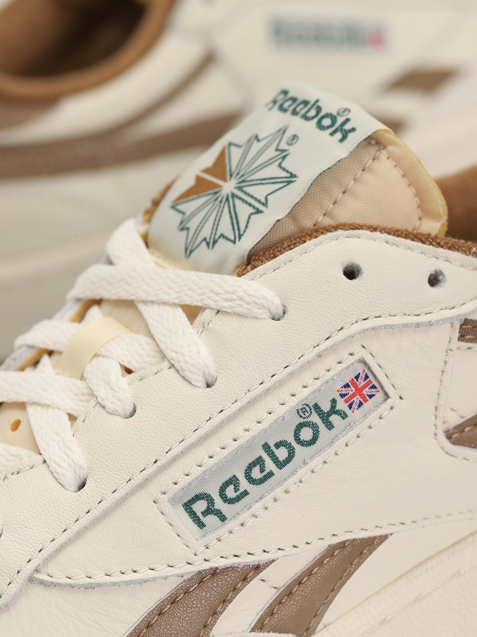 Buty Reebok Club C Revenge Vintage (vintagechalk/trekbrown/darkgrn)