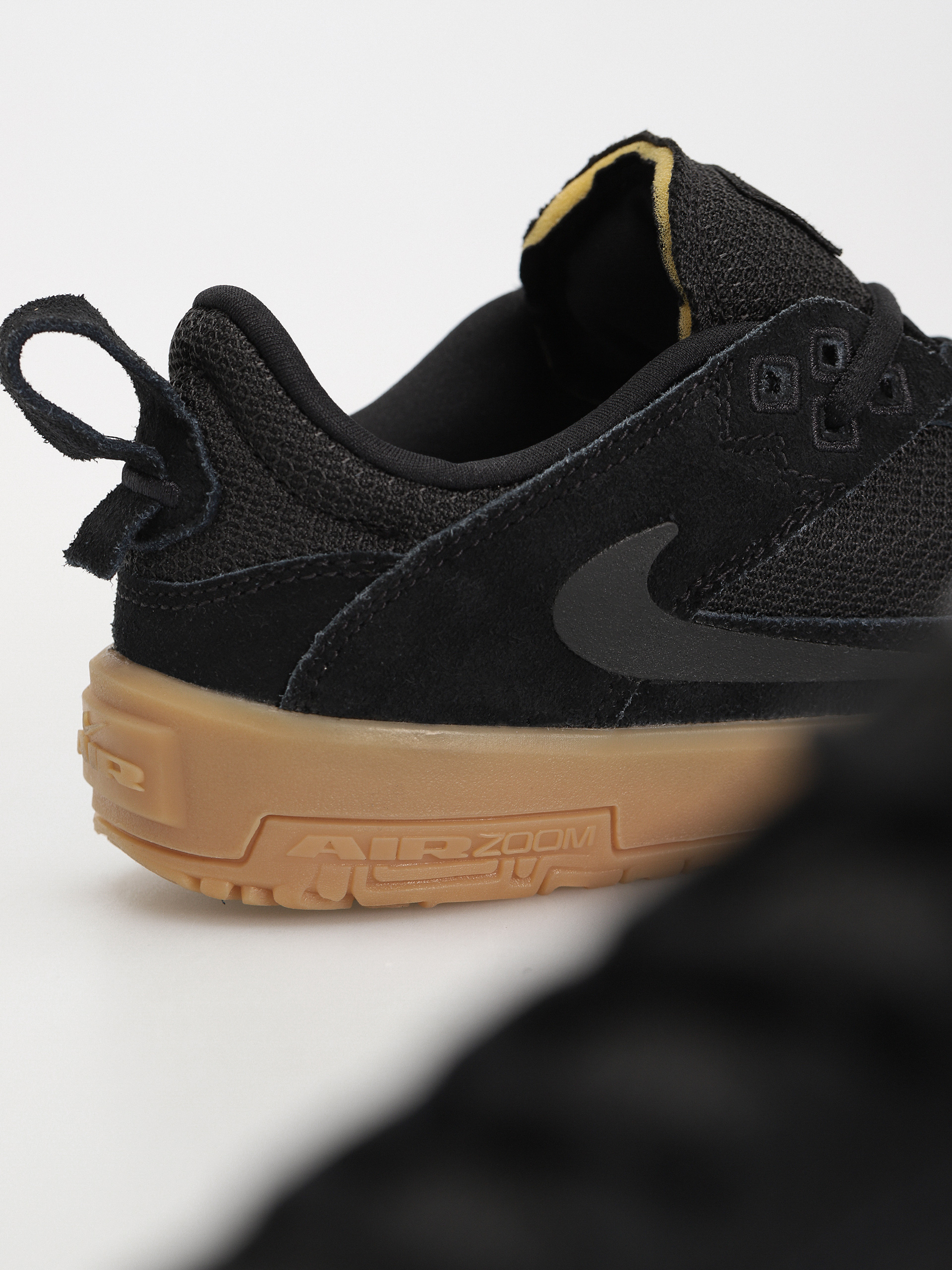 Buty Nike SB Day One JR (black/black gum light brown white)