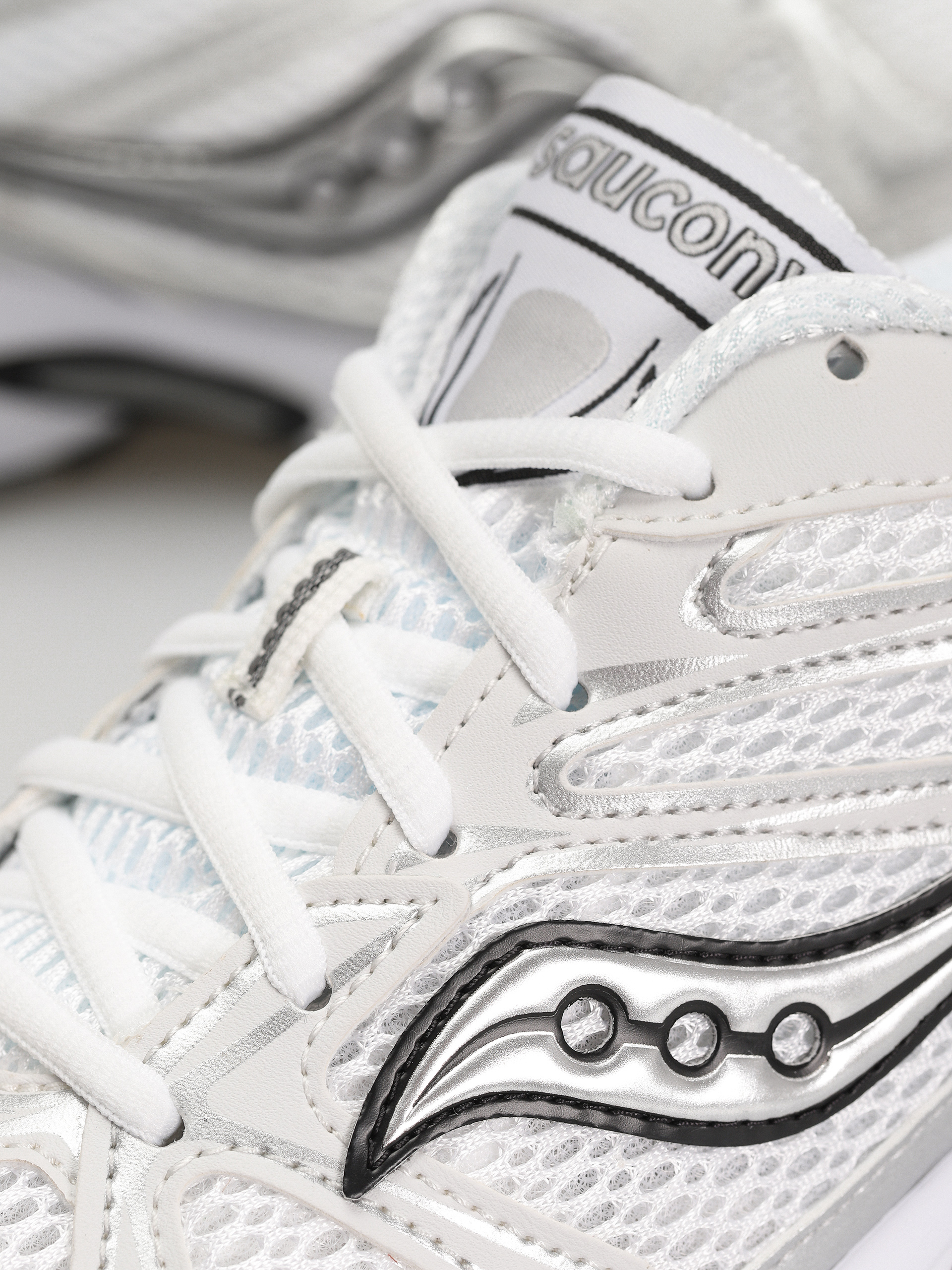 Buty Saucony Grid Ride Millennium (white/silver)