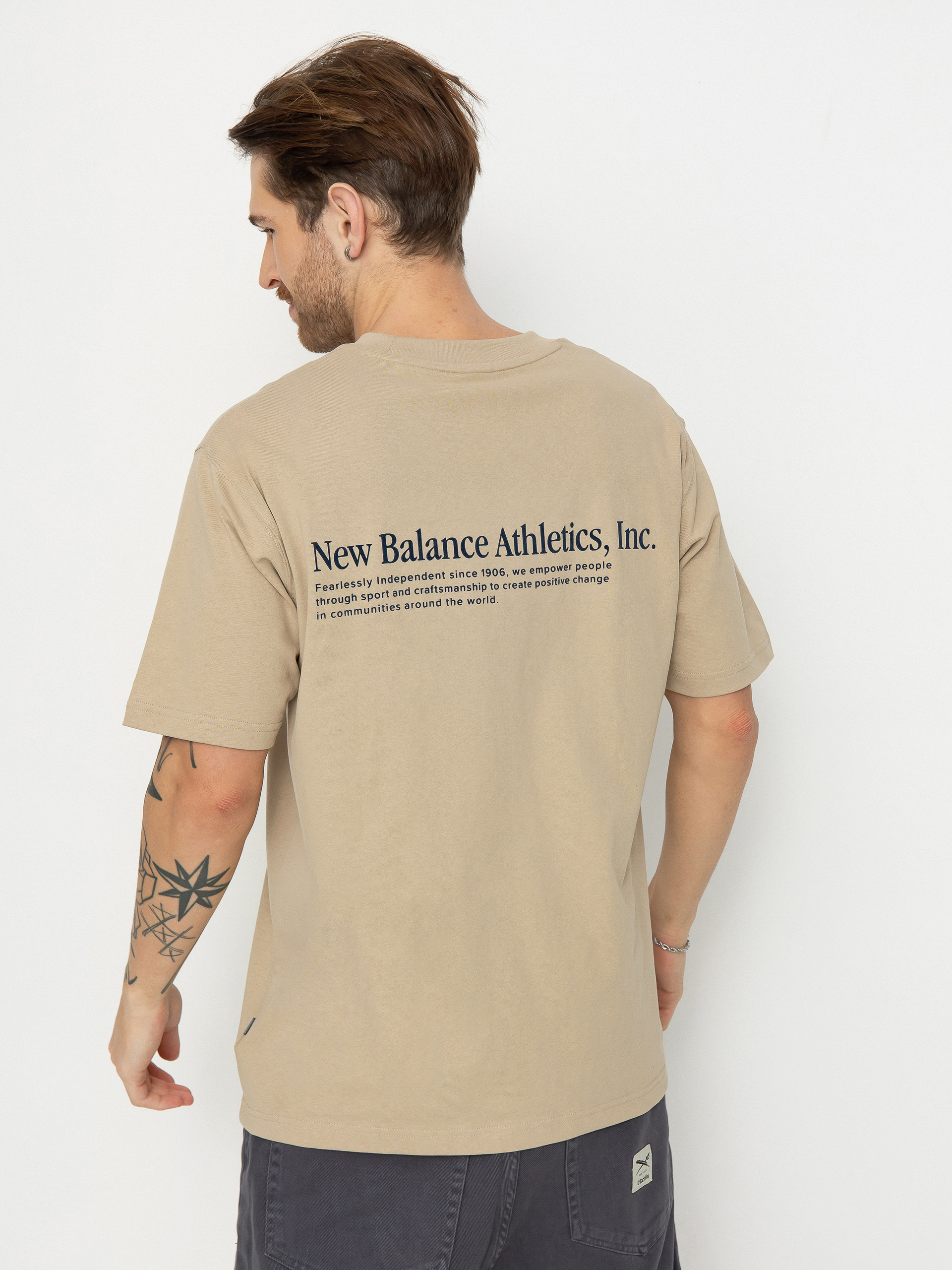 T-shirt New Balance Athletics Flocked (stonewar)