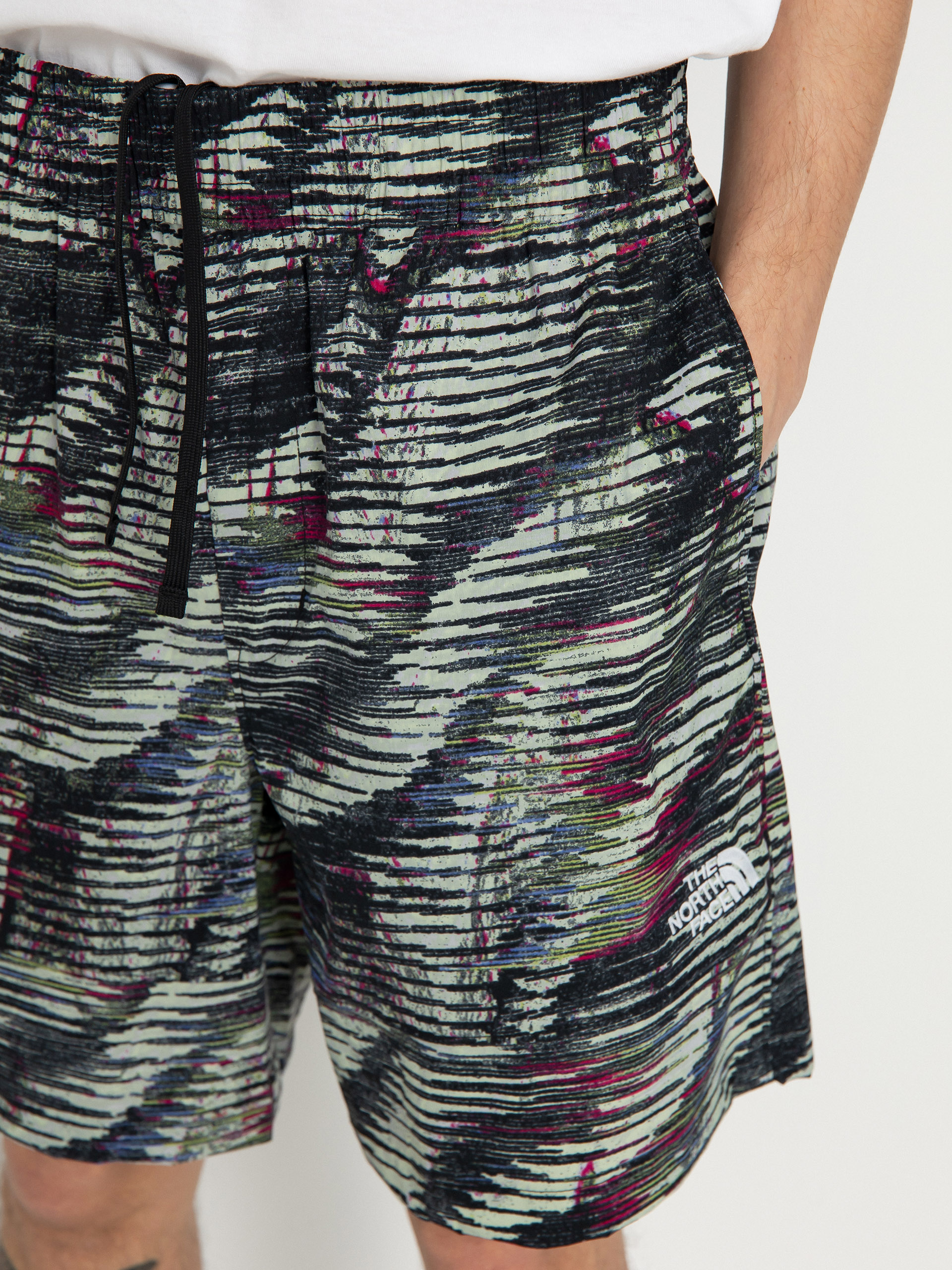 Szorty The North Face Tnf Easy Wind (tnf black beta flash pr)