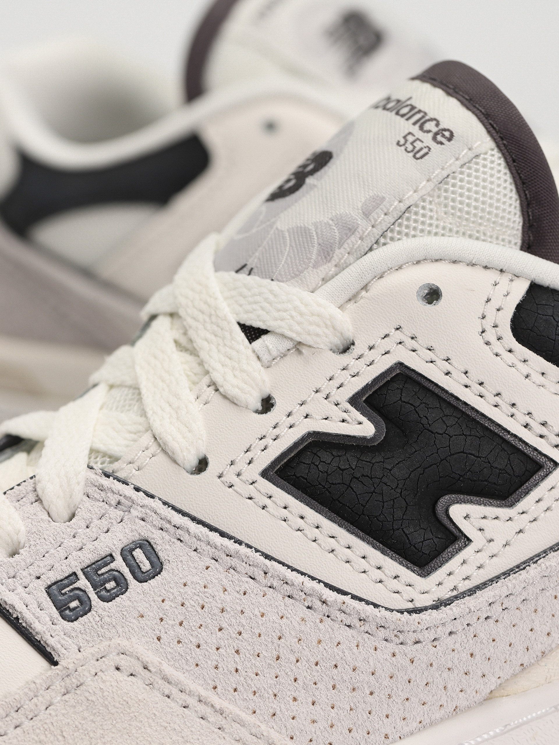 Buty New Balance 550 Wmn (sea salt)