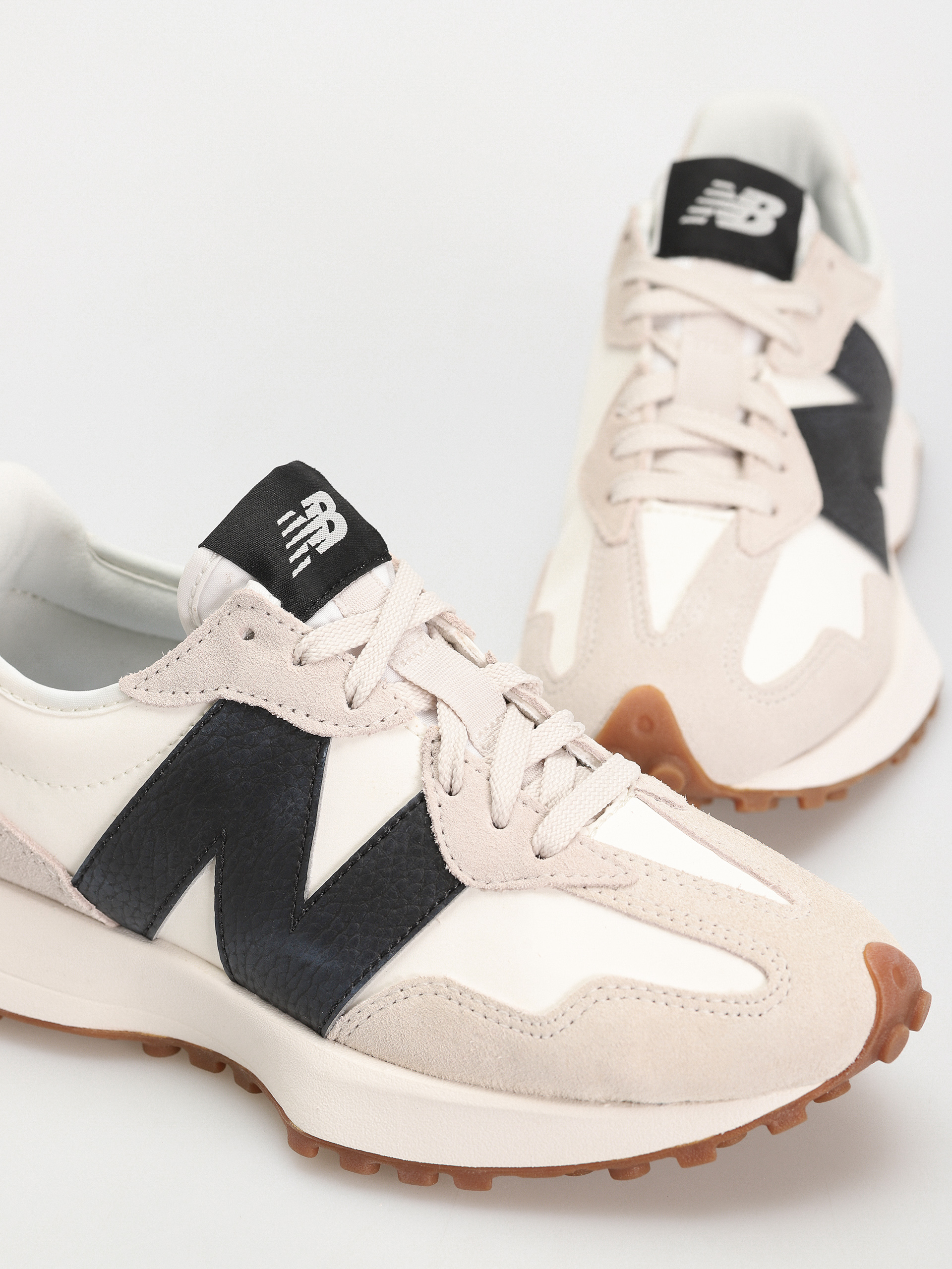Buty New Balance 327 Wmn (moonbeam)