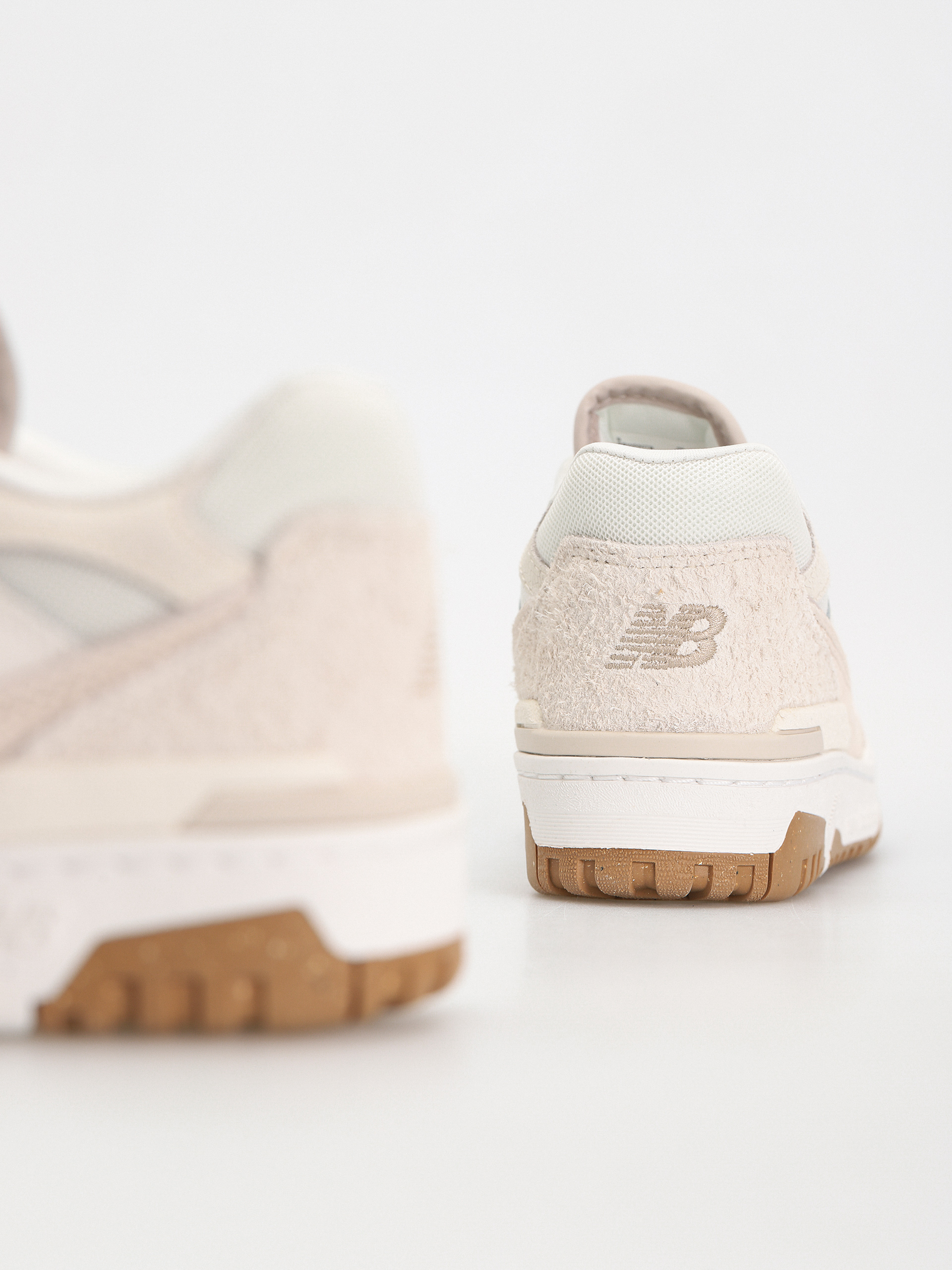 Buty New Balance 550 Wmn (sea salt white gum)