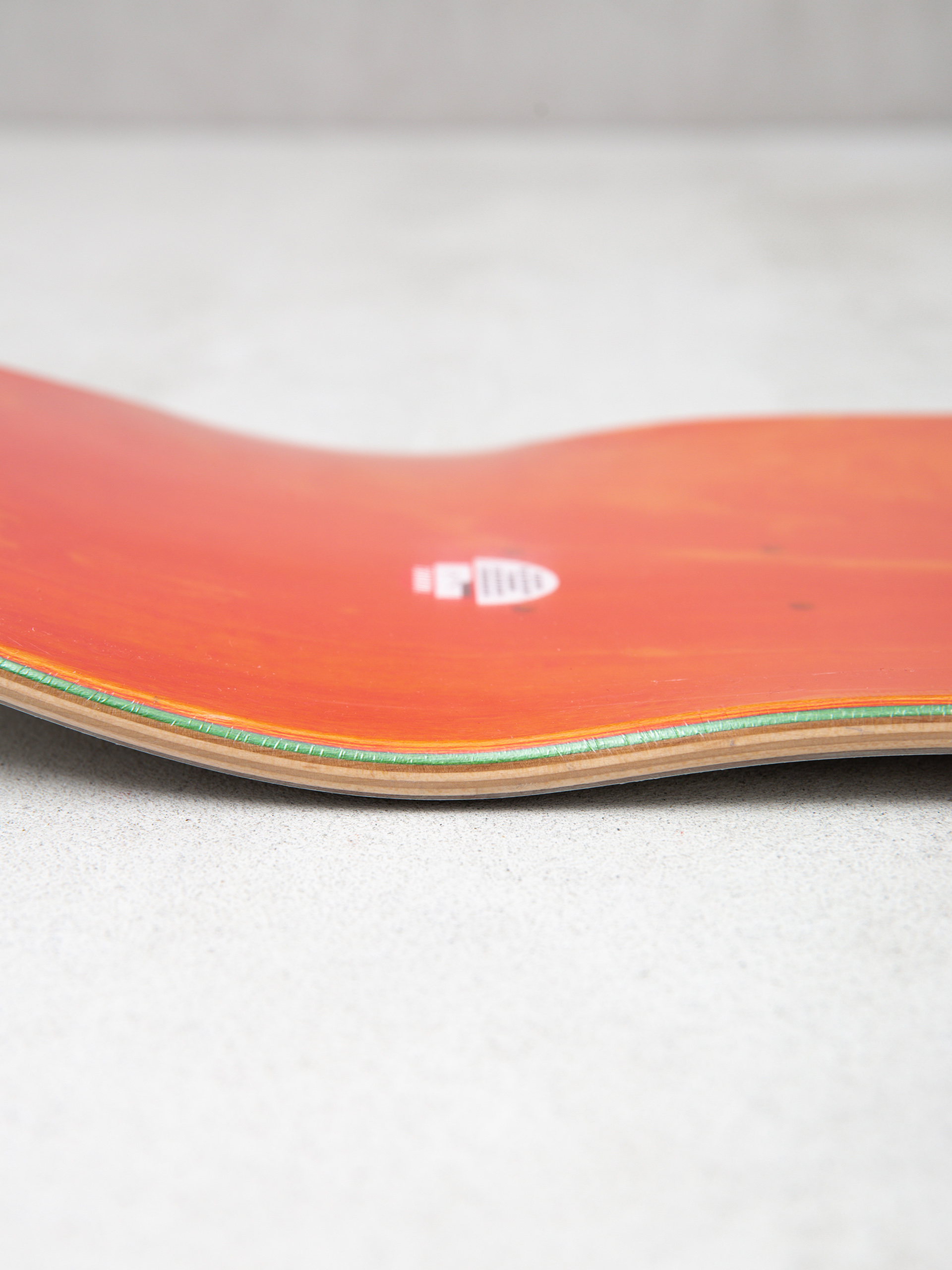 Deck Krooked Lurker Lou Guest (white)