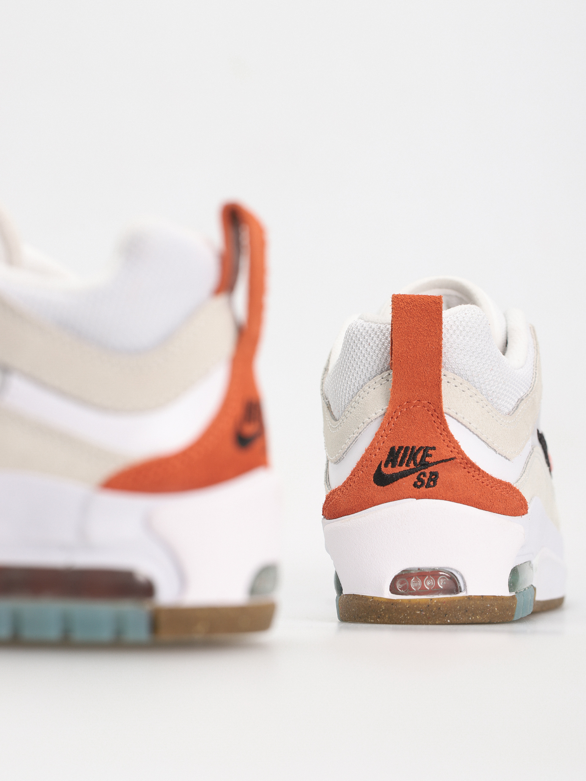 Buty Nike SB Ishod 2 (white/orange summit white black)