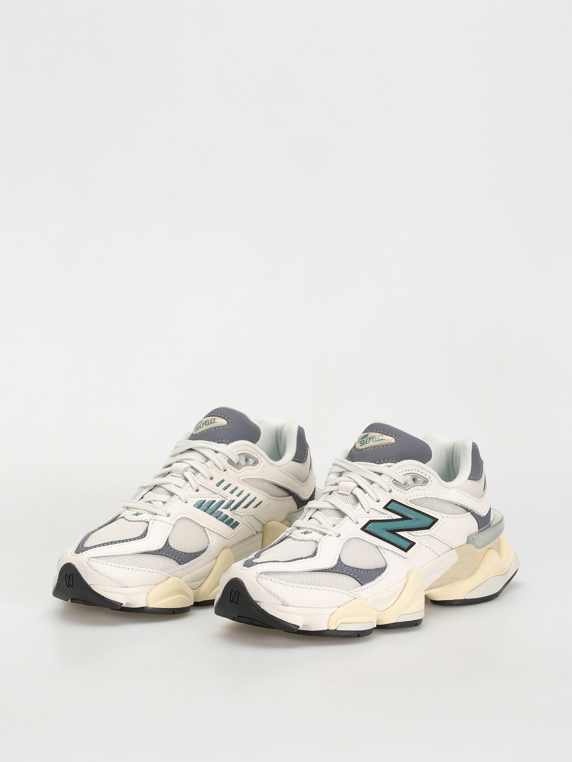 Buty New Balance 9060 - biały (sea salt)