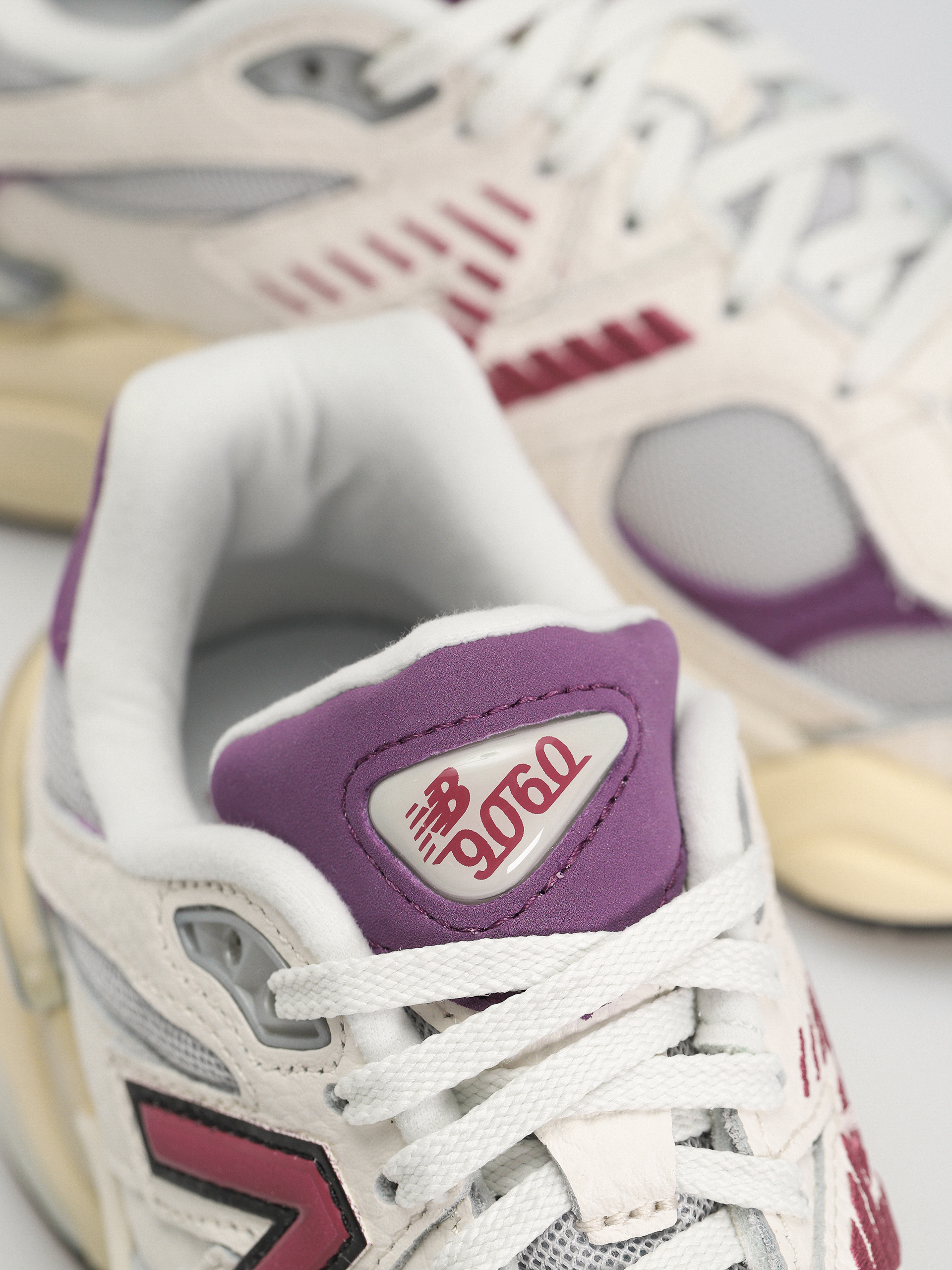 Buty New Balance 9060 (sea salt purple)