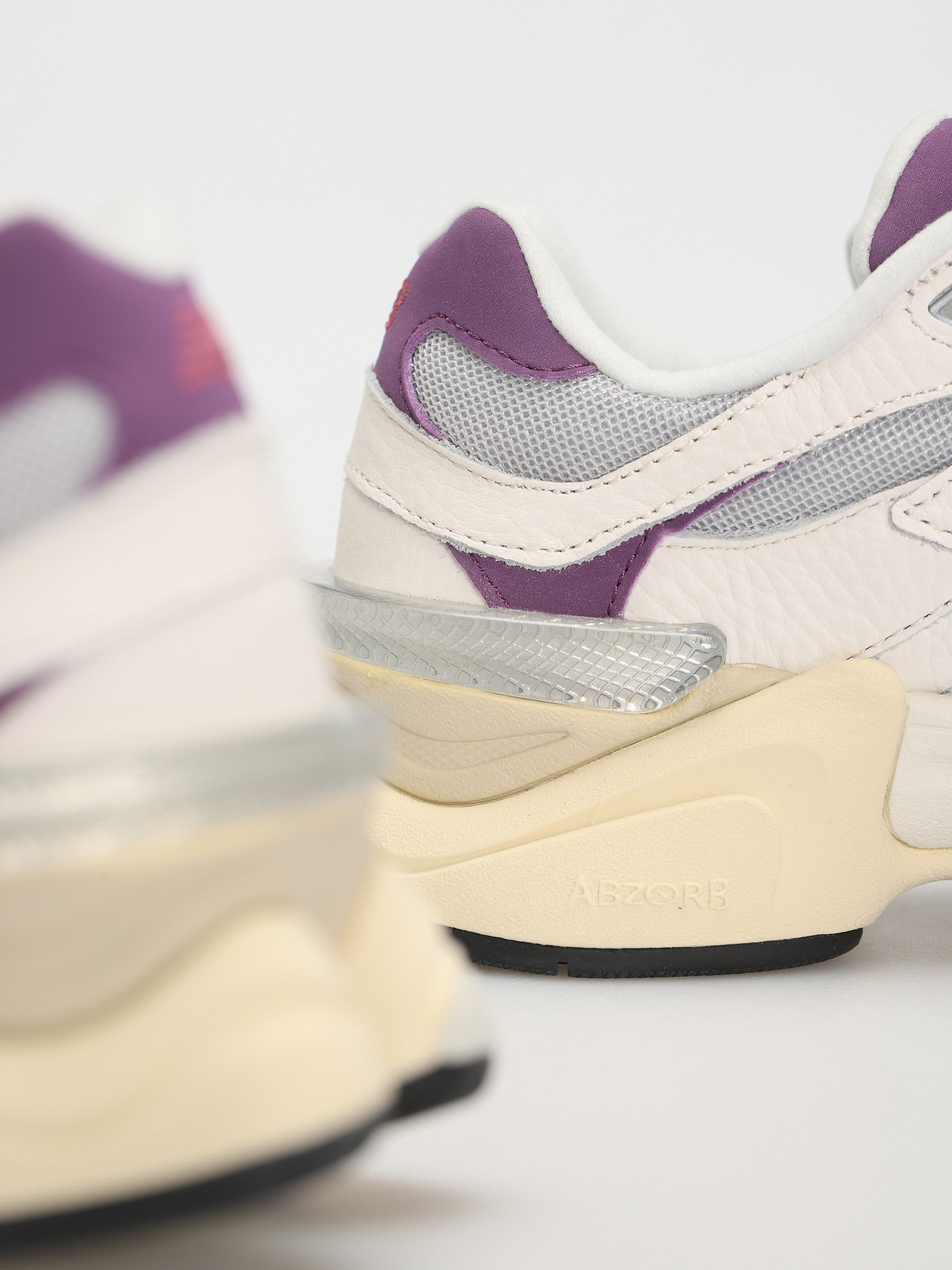 Buty New Balance 9060 (sea salt purple)