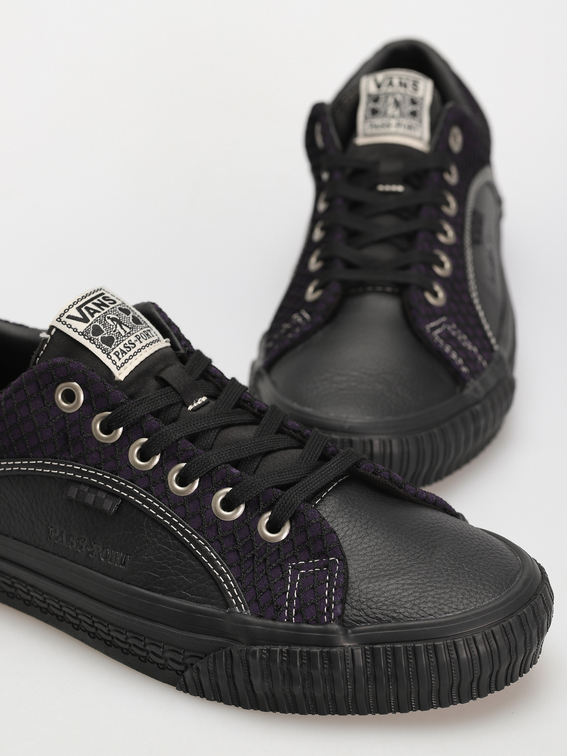 Buty Vans X Pass Port Skate Lampin (pass-port black/purple)