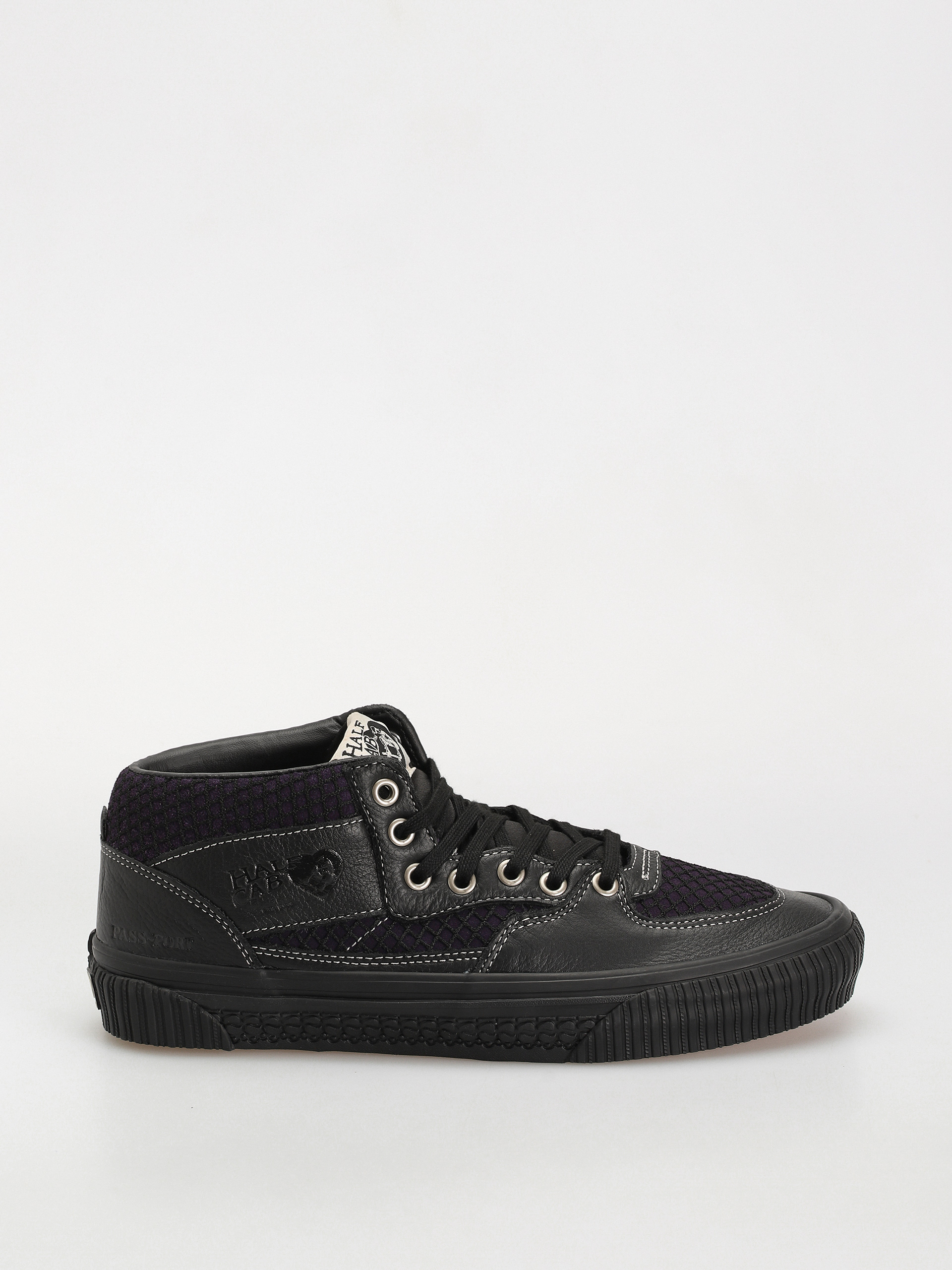 Buty Vans X Pass Port Skate Half Cab (pass-port black/purple)