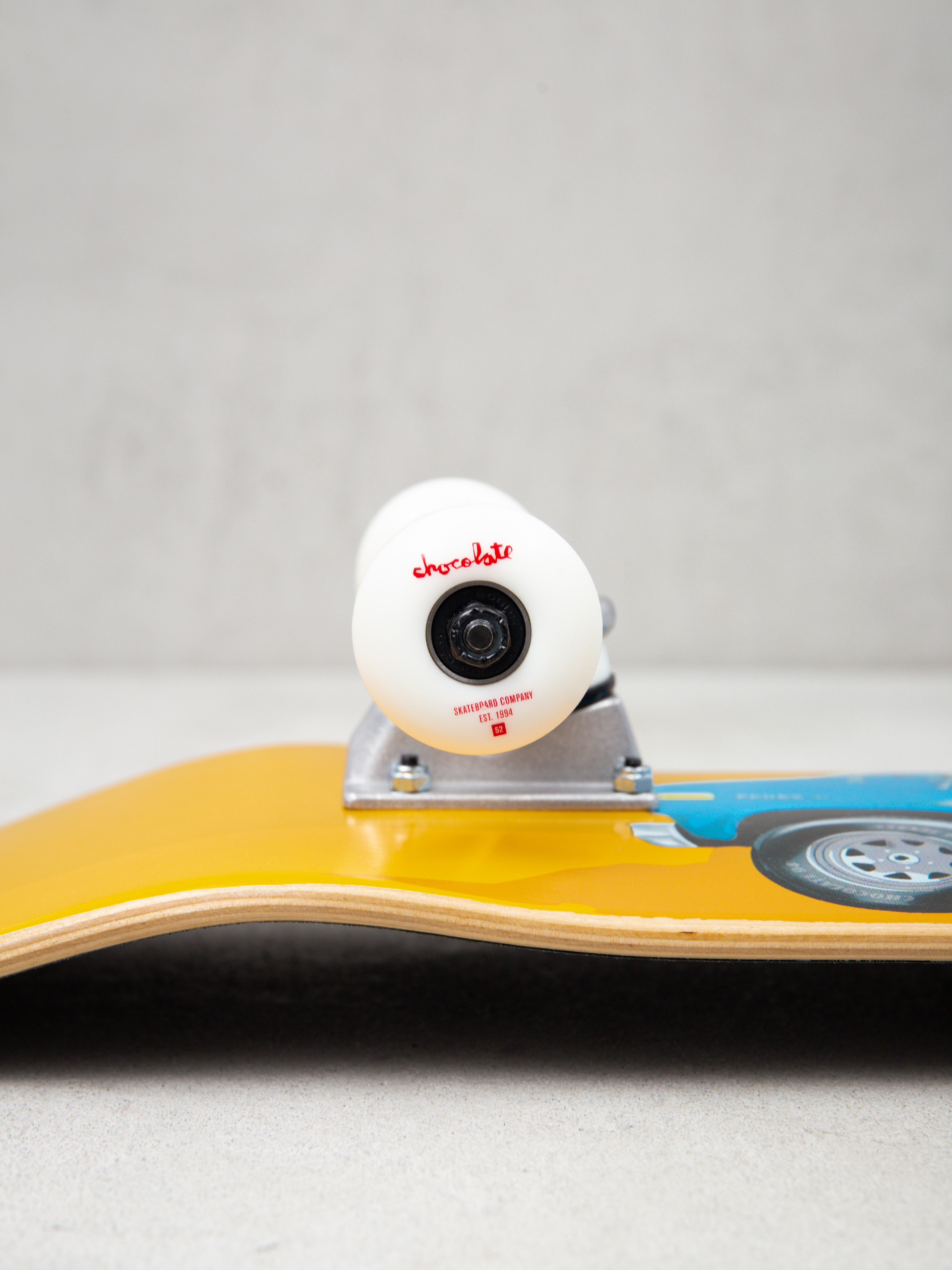 Deskorolka Chocolate Perez Vanner (yellow)