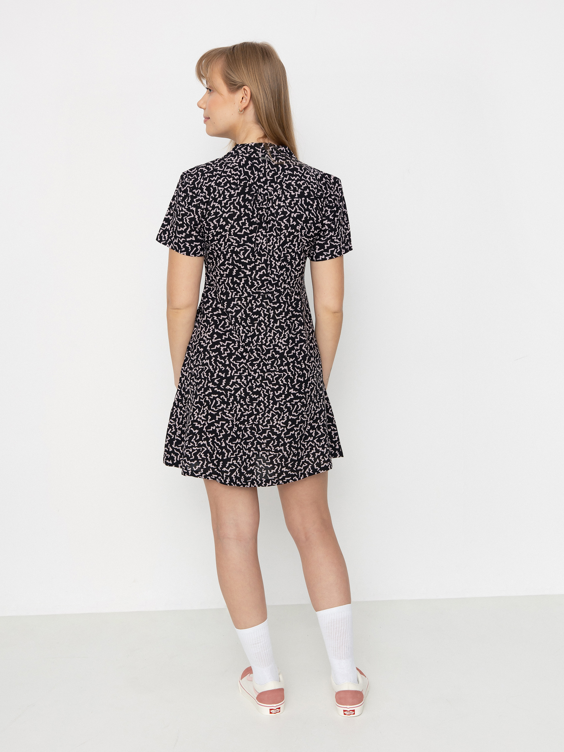 Sukienka Volcom Stormy Tropix Wmn (black)