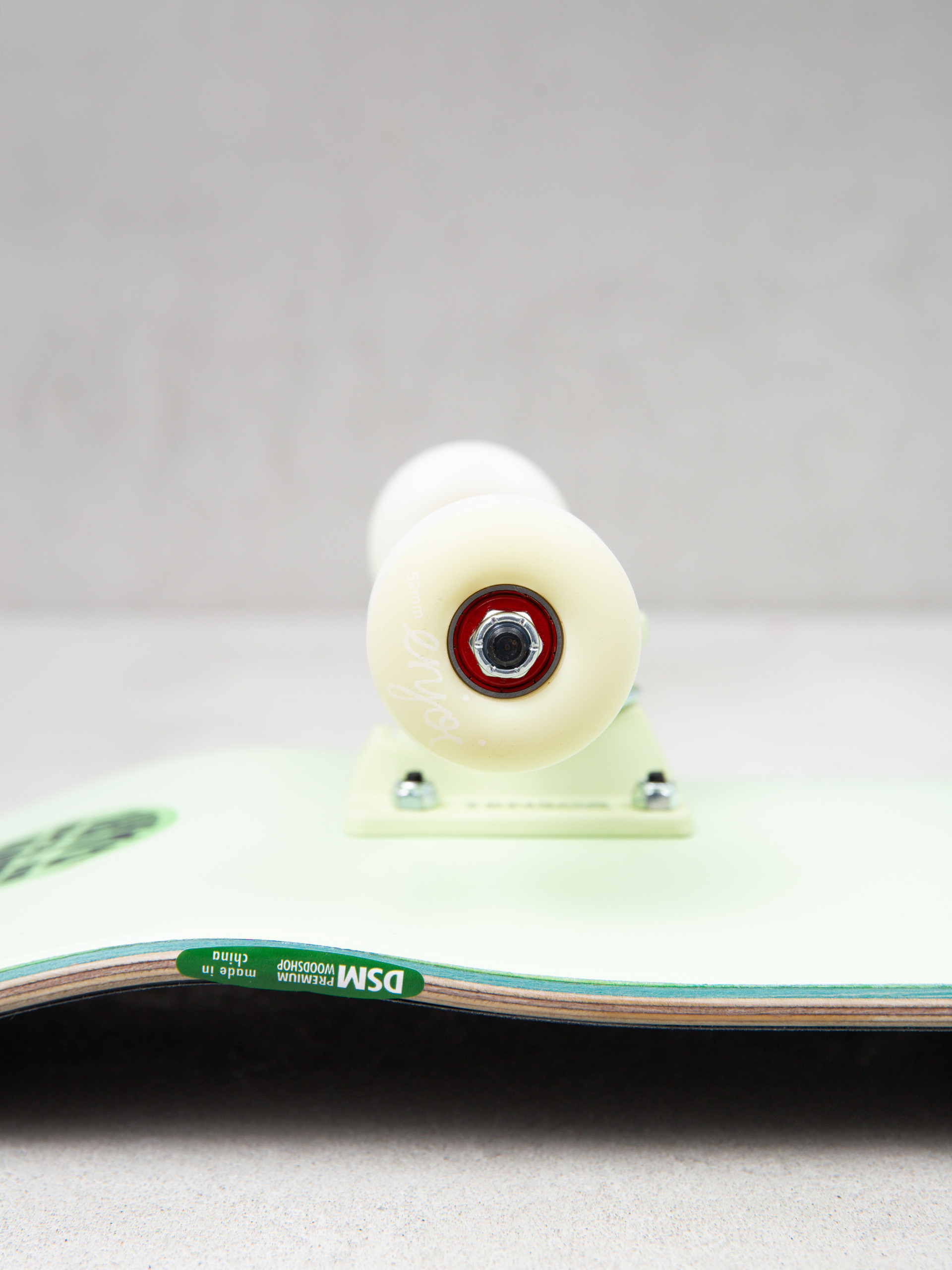 Deskorolka Enjoi Glow Panda Premium (light green)