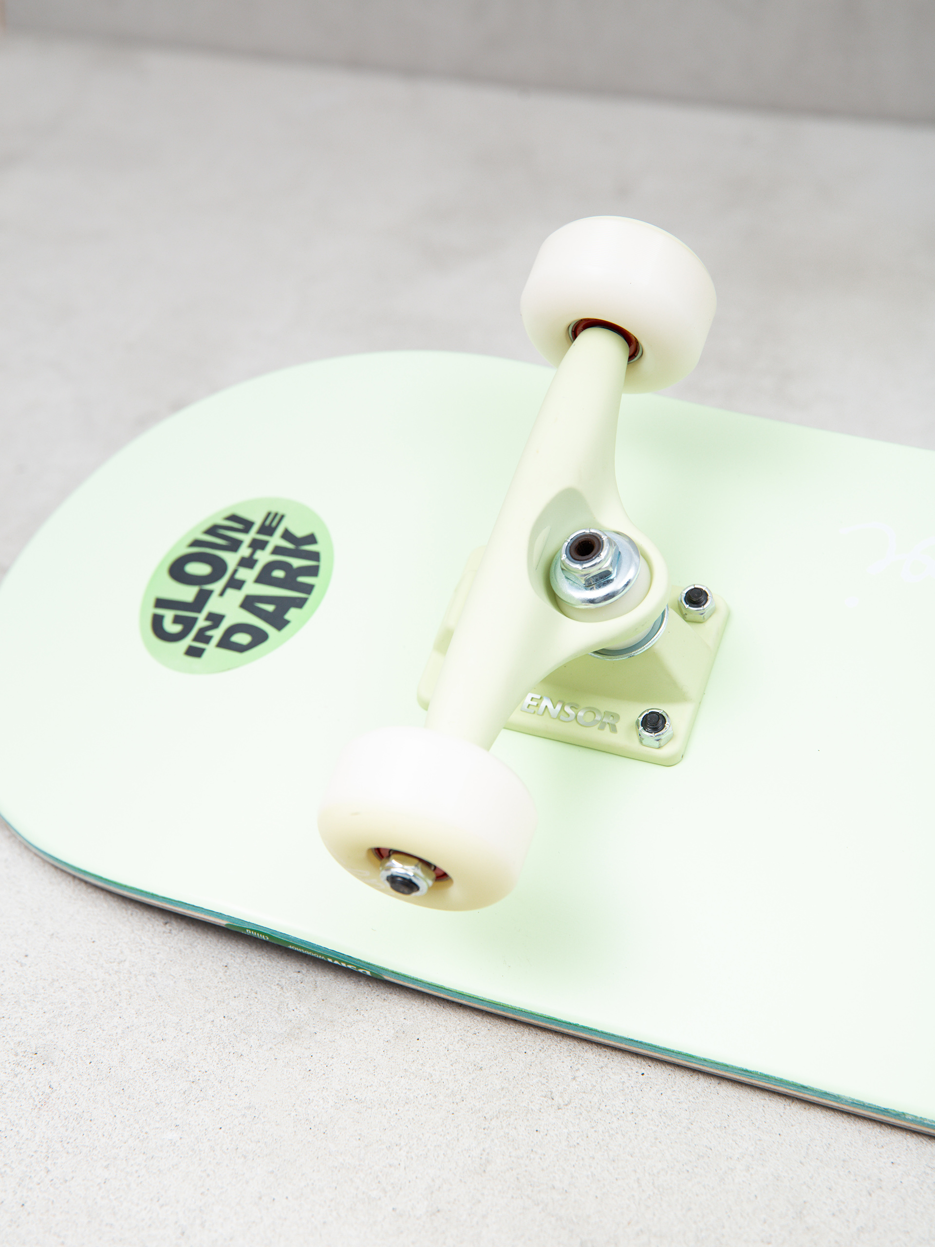 Deskorolka Enjoi Glow Panda Premium (light green)