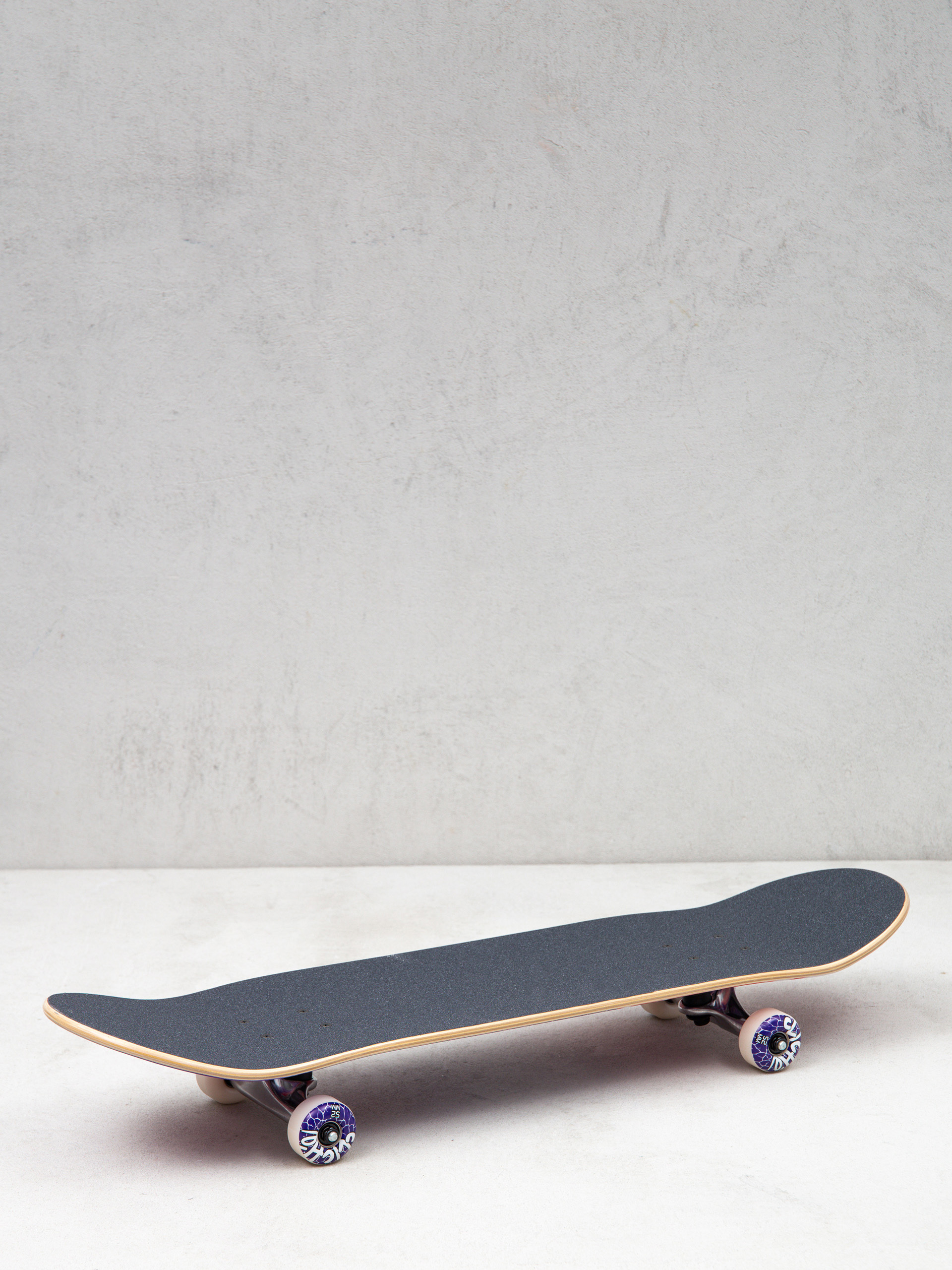 Deskorolka Cliche Peace (purple/red)