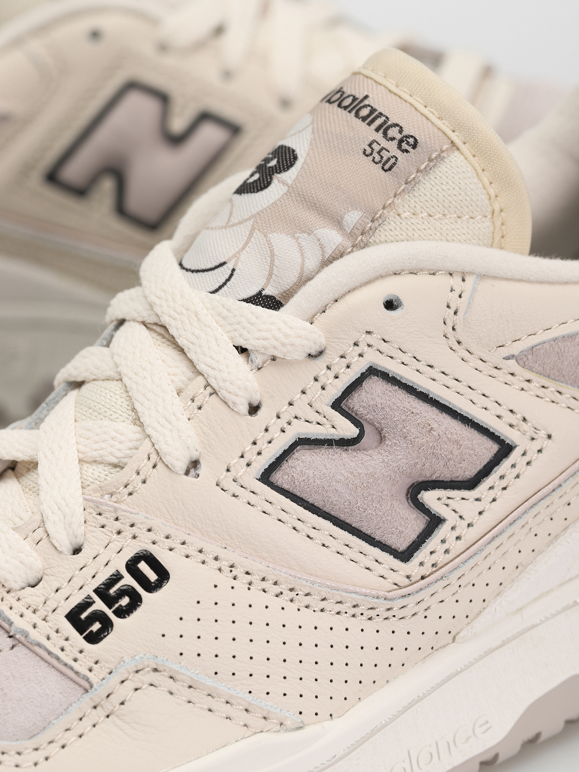 Buty New Balance 550 Wmn (linen)