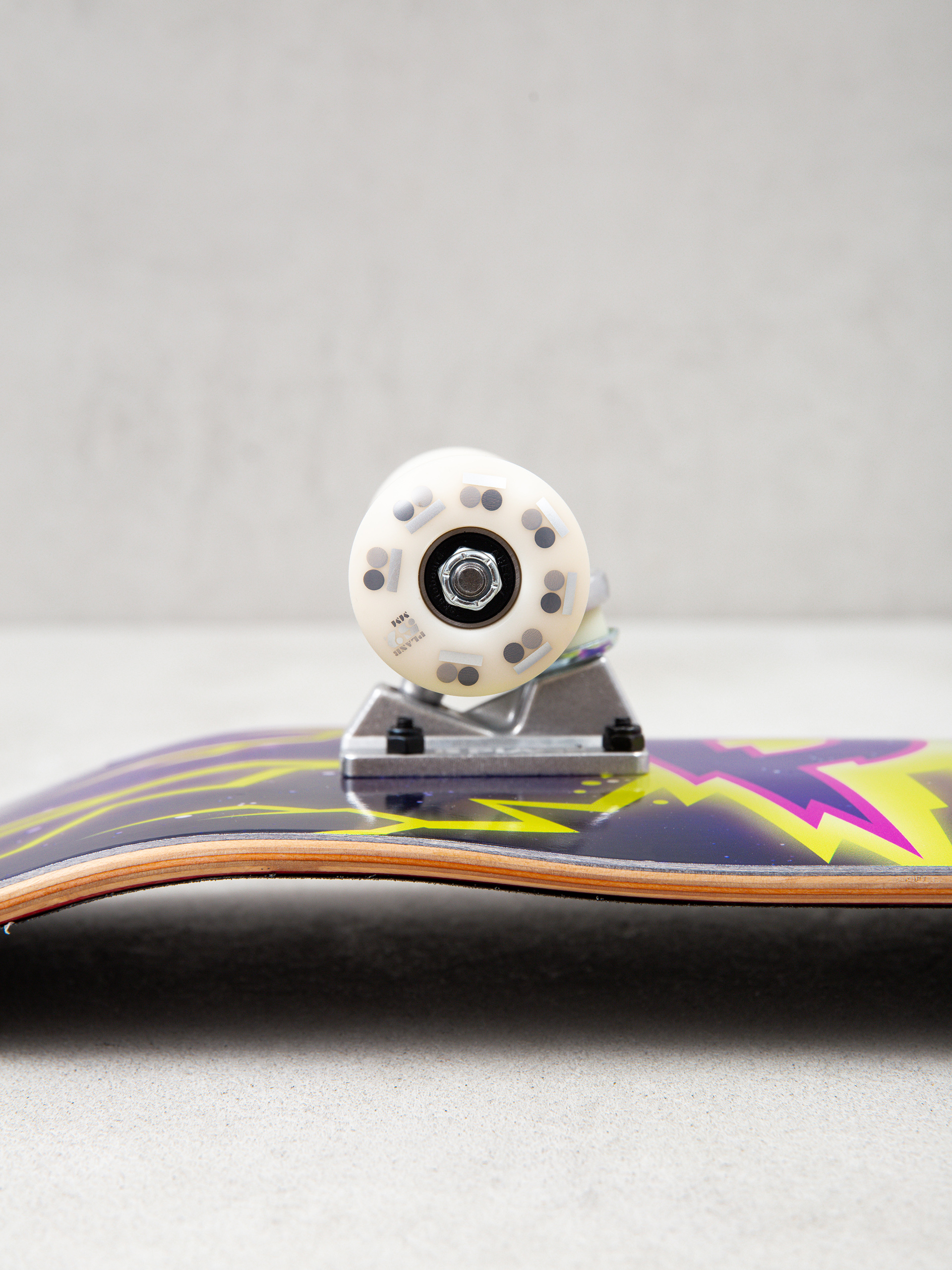 Deskorolka Plan B Weird Science (purple/yellow)