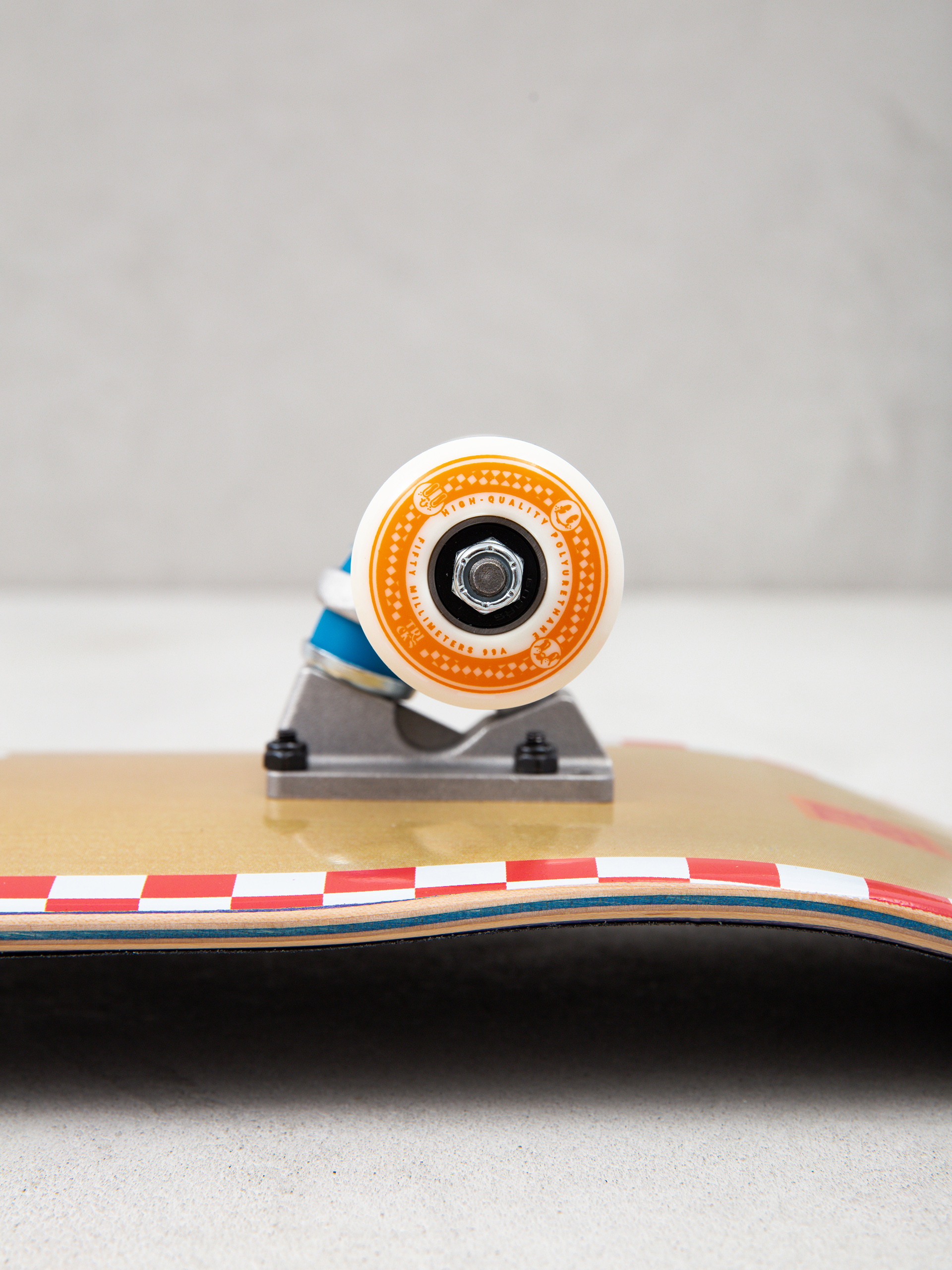 Deskorolka Tricks Pizza (white/red/brown)